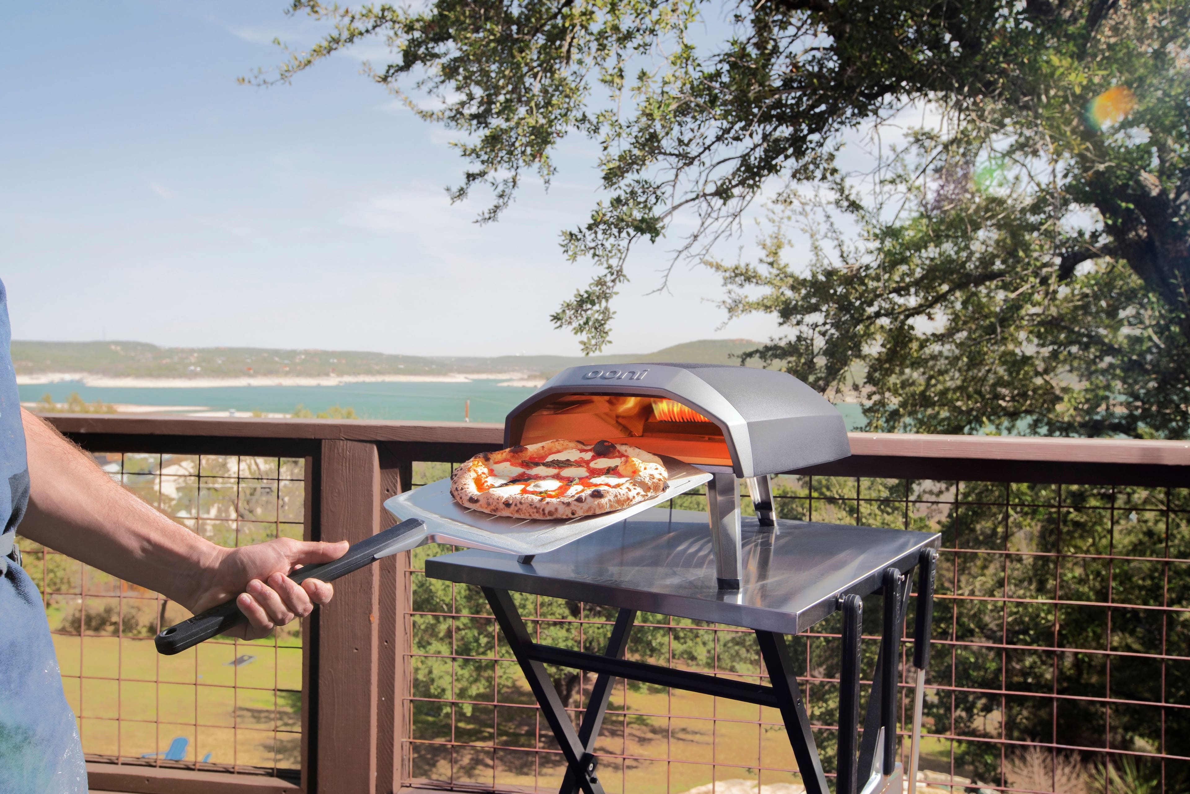 Alt View 23. Ooni - Koda 12 Gas-Powered Outdoor Pizza Oven - Black.
