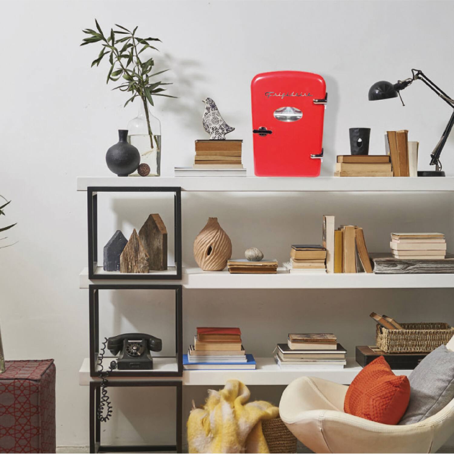 Left. Frigidaire - 0.5-Cu. Ft. Retro Portable Mini Fridge - Red.