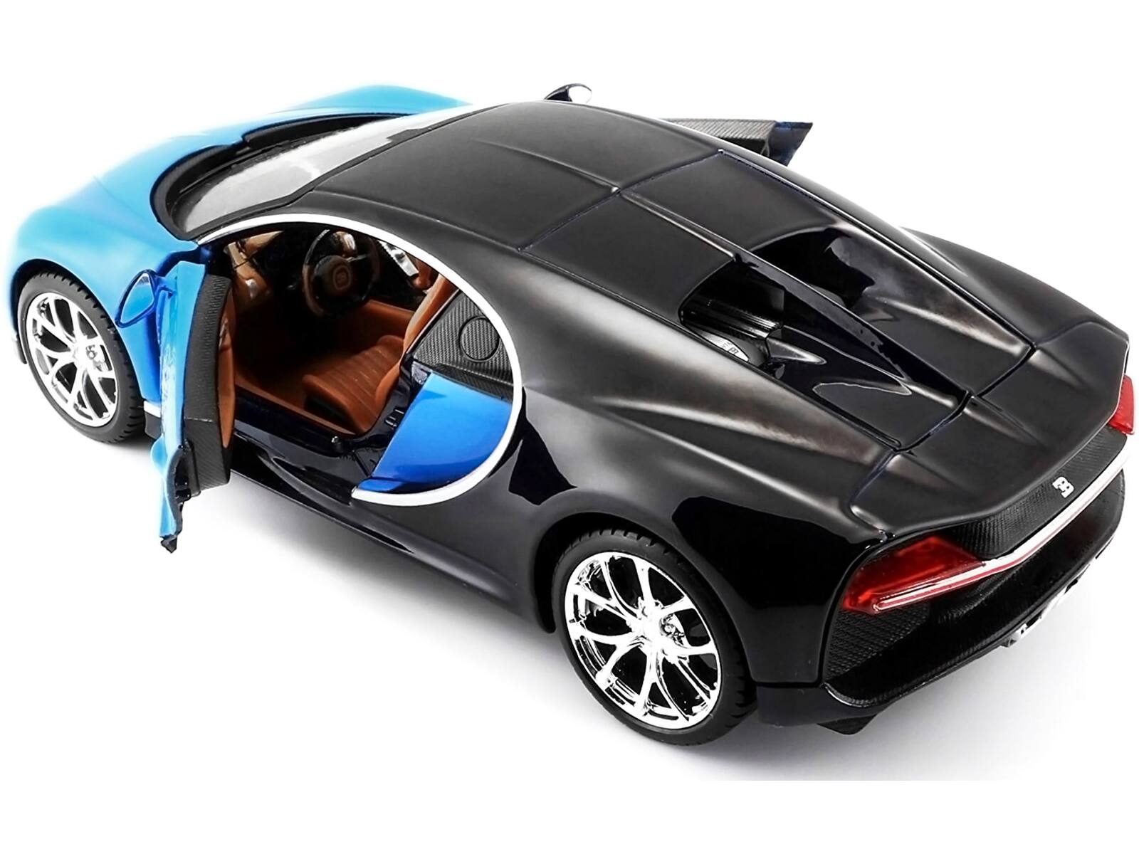 Alt View 2. Maisto - Bugatti Chiron Blue and Dark Blue 1/24 Diecast Model Car by Maisto.