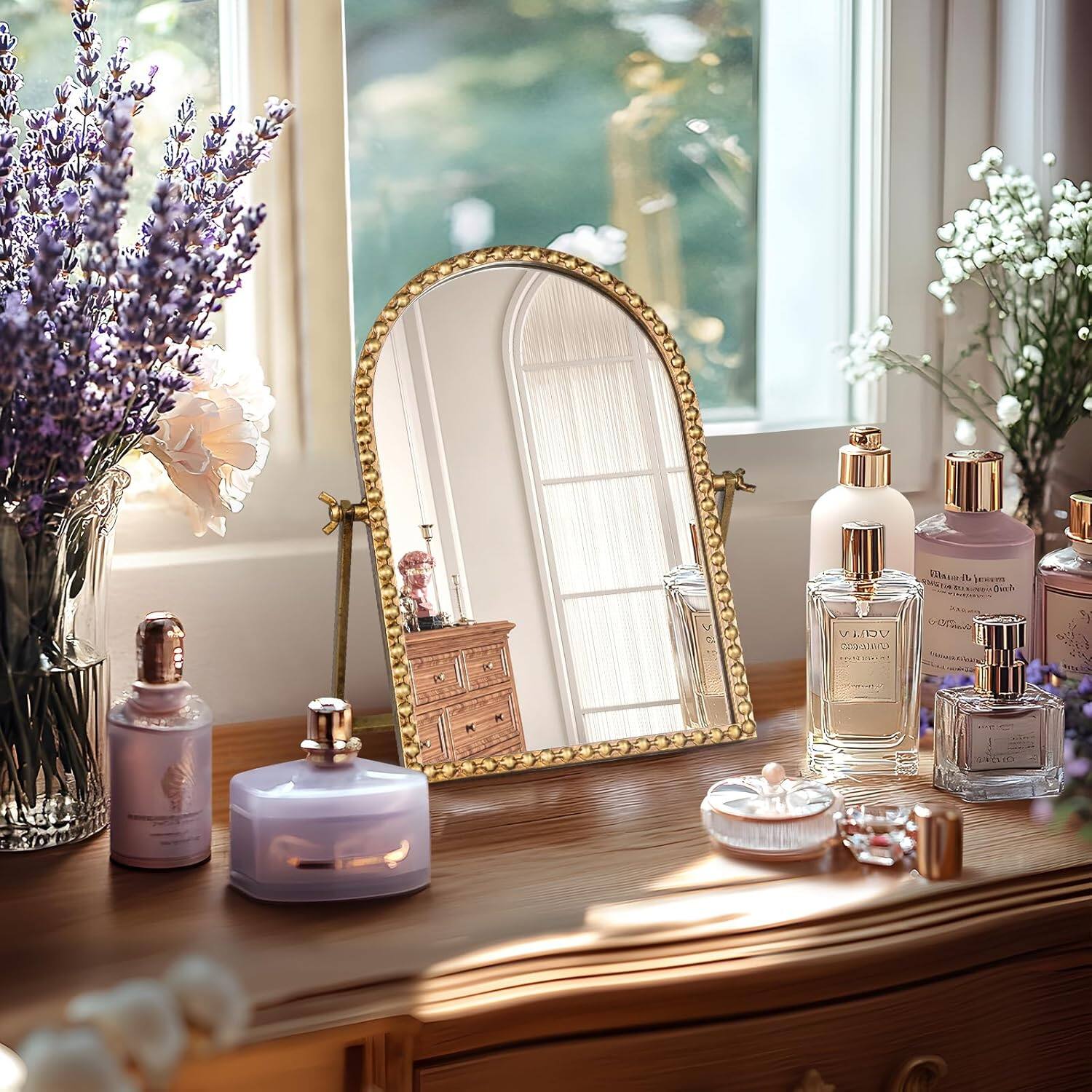 The text in the image appears to be a mix of letters and numbers. Here is the corrected and grouped text:

- 4 c 0h 3 LIDV cUITDEIS T 5 a

This seems to be a jumbled sequence and doesn't form coherent words or phrases. If you have a specific context or need further clarification, please let me know!