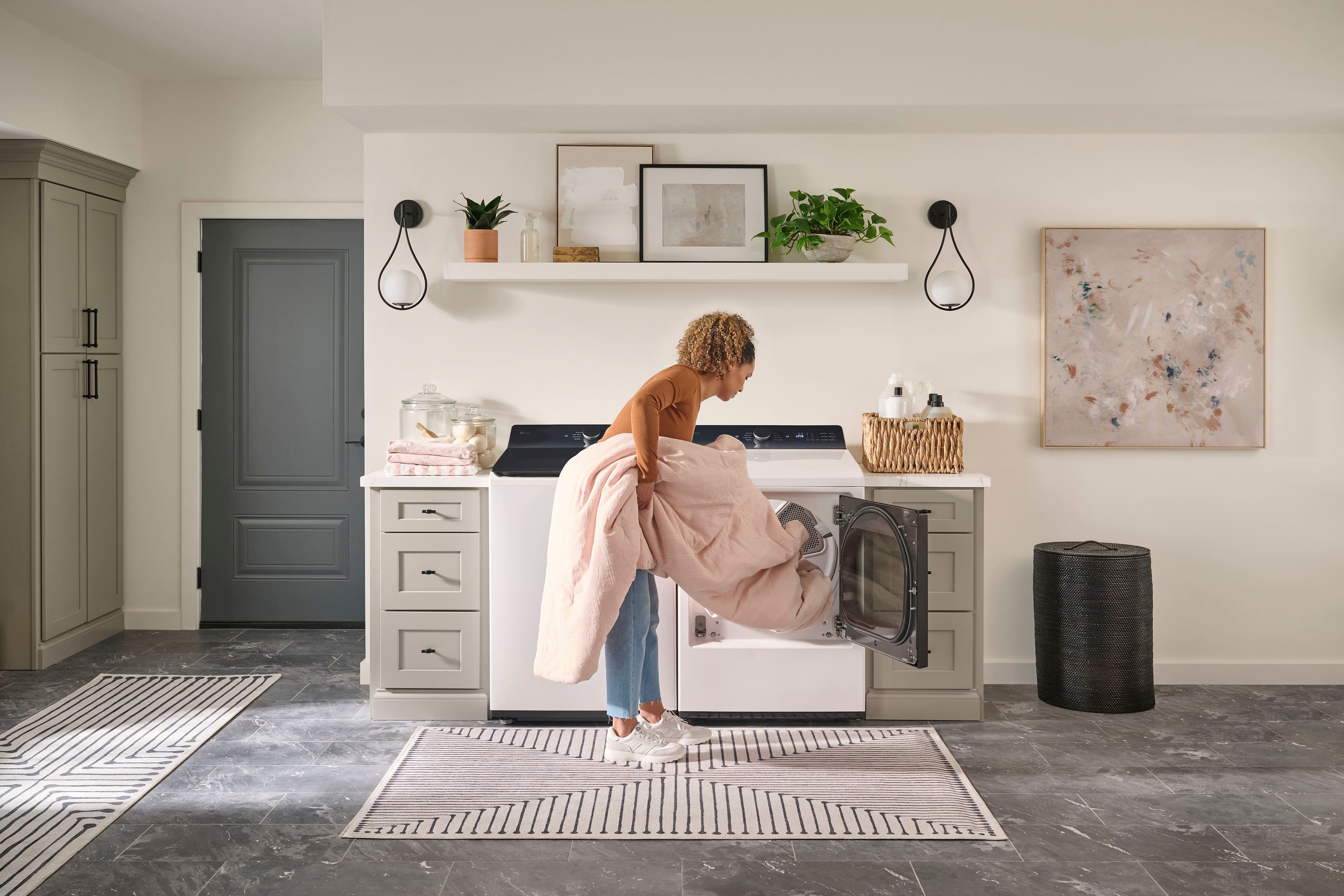 Alt View 26. LG - 7.3 Cu. Ft. Smart Gas Dryer with EasyLoad Door - Alpine White.