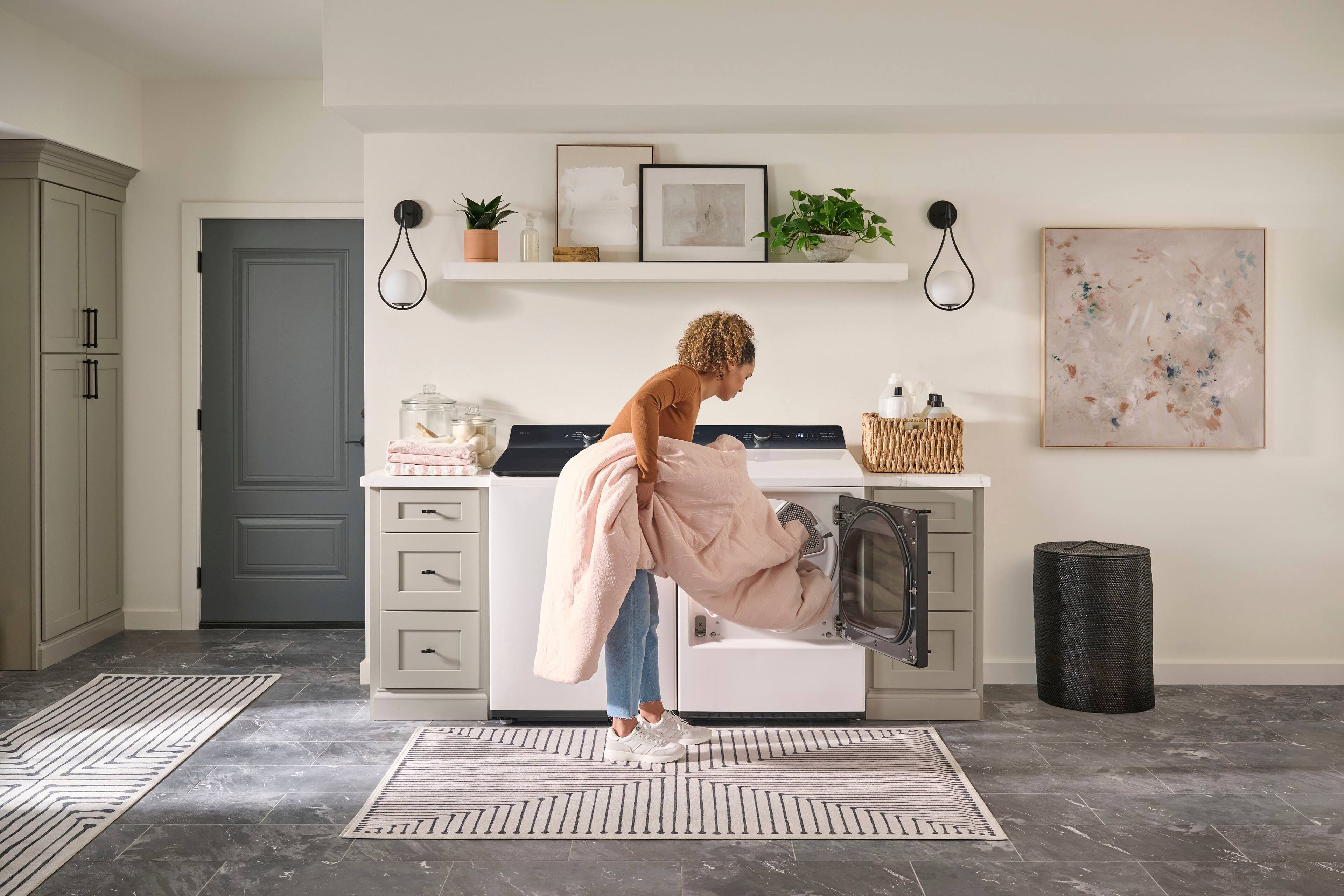 Alt View 26. LG - 7.3 Cu. Ft. Smart Gas Dryer with EasyLoad Door - Alpine White.