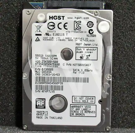 130115 HGST www.hgst.com CE KC 20 D33373 HTB-TT5SAE500(B) LR E182115 T N13508 HGST EUR LTD. / MARIE CURIEWEG 20, ROERMOND LIMBURG, 6045 GH NETHERLANDS HGST Japan.Ltd. Don't shock push cover 500GB 5400RPM 5V 700mA DC HDD:Z5K500-500 HTS545050A7E680 C P/N H2T500854S7 TT5SAE500 :0J30005 SATA 6.0Gb/s DA5456 FW :F10 CHS 16383/16/63 0J30005DA54560P39 S/N:4FHP7LVS ROVANCED AF FORMAT 20SEP13 MADE IN THAILAND DO NOT COVER THIS HOLE WARRANTY VOID IF ANY LABEL SC