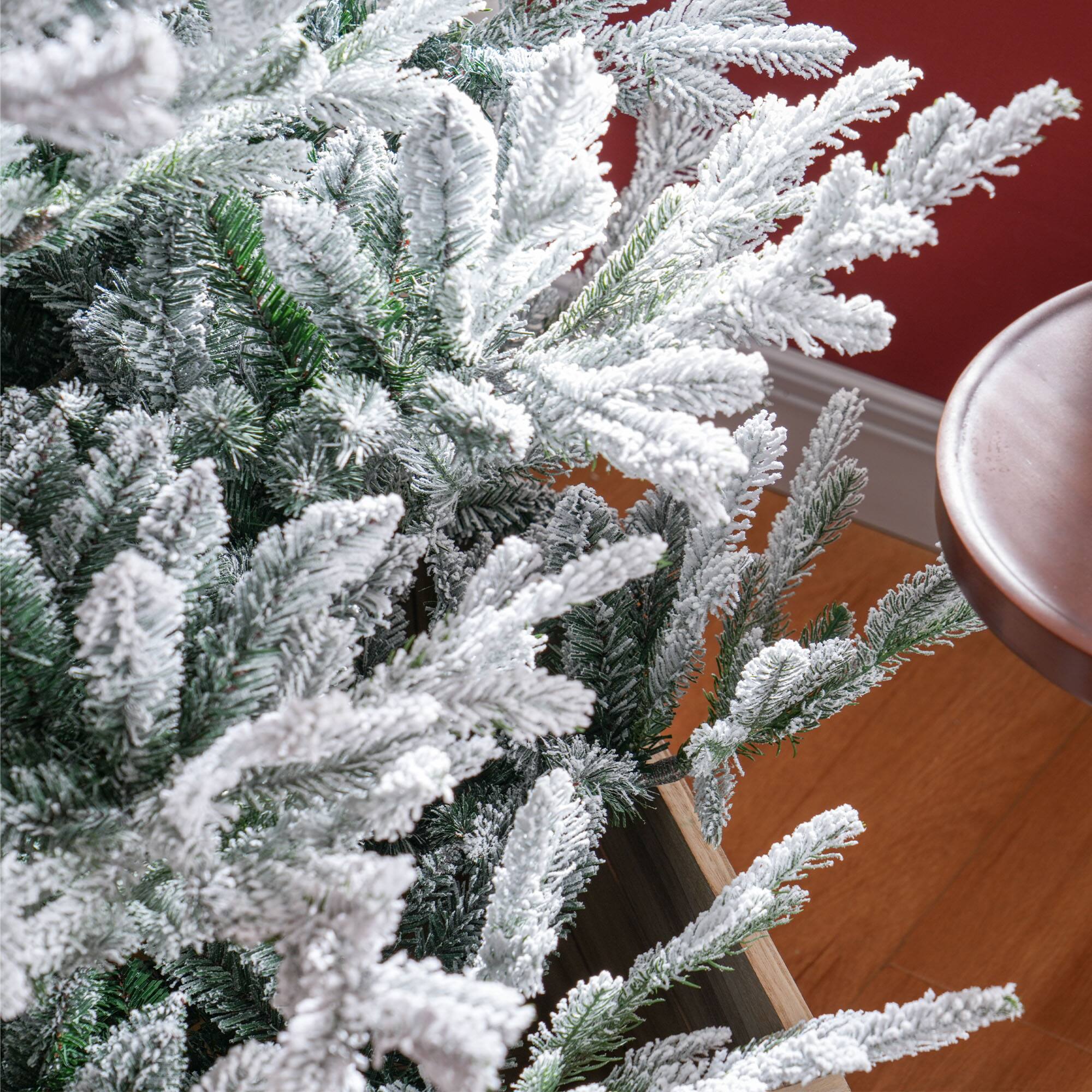 Alt View 7. Homcom - Nordic Pine Hinged Artificial Christmas Tree, 795 Branches Steel Base Snow Flocked - Green.