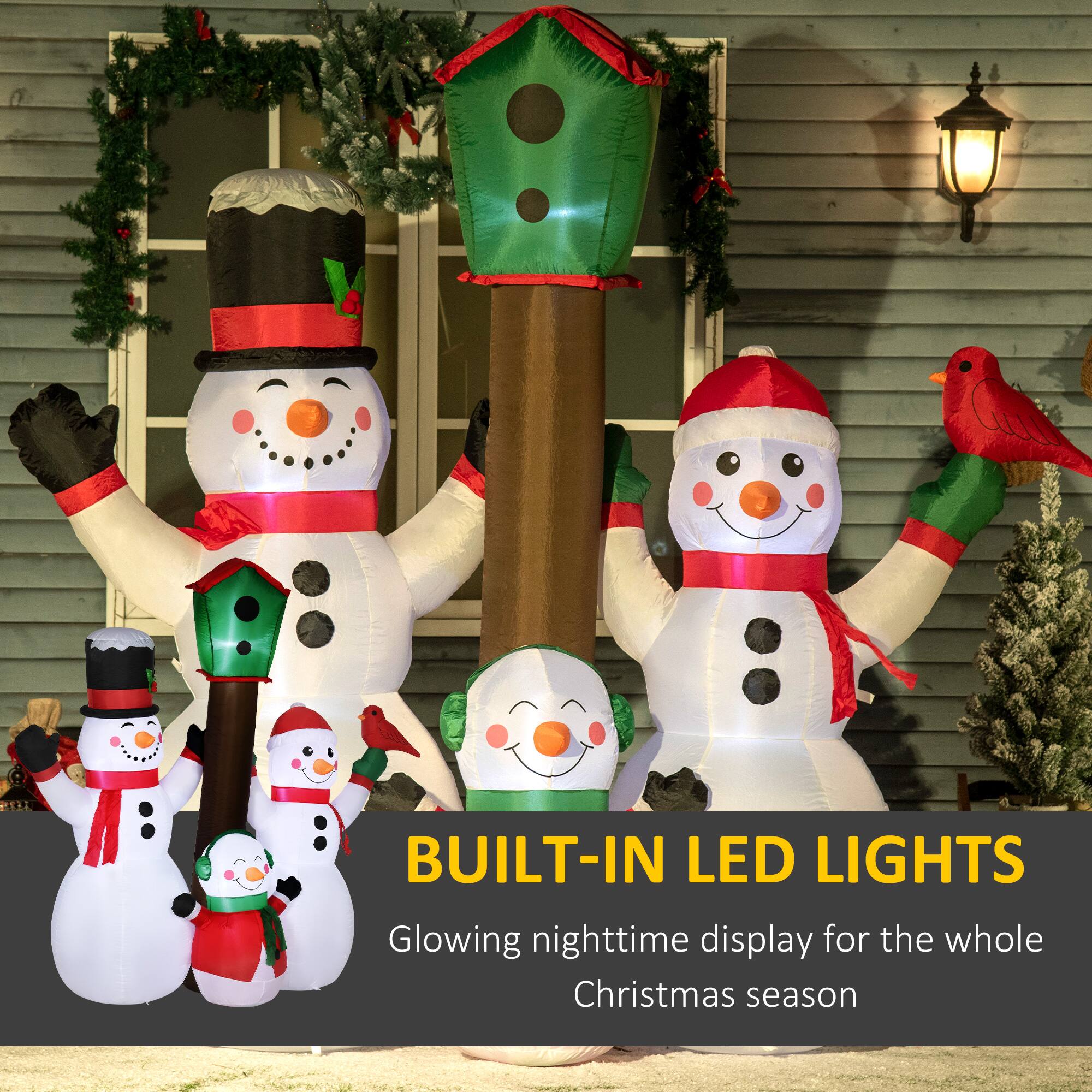 BUILT-IN LED LIGHTS  
Glowing nighttime display for the whole Christmas season