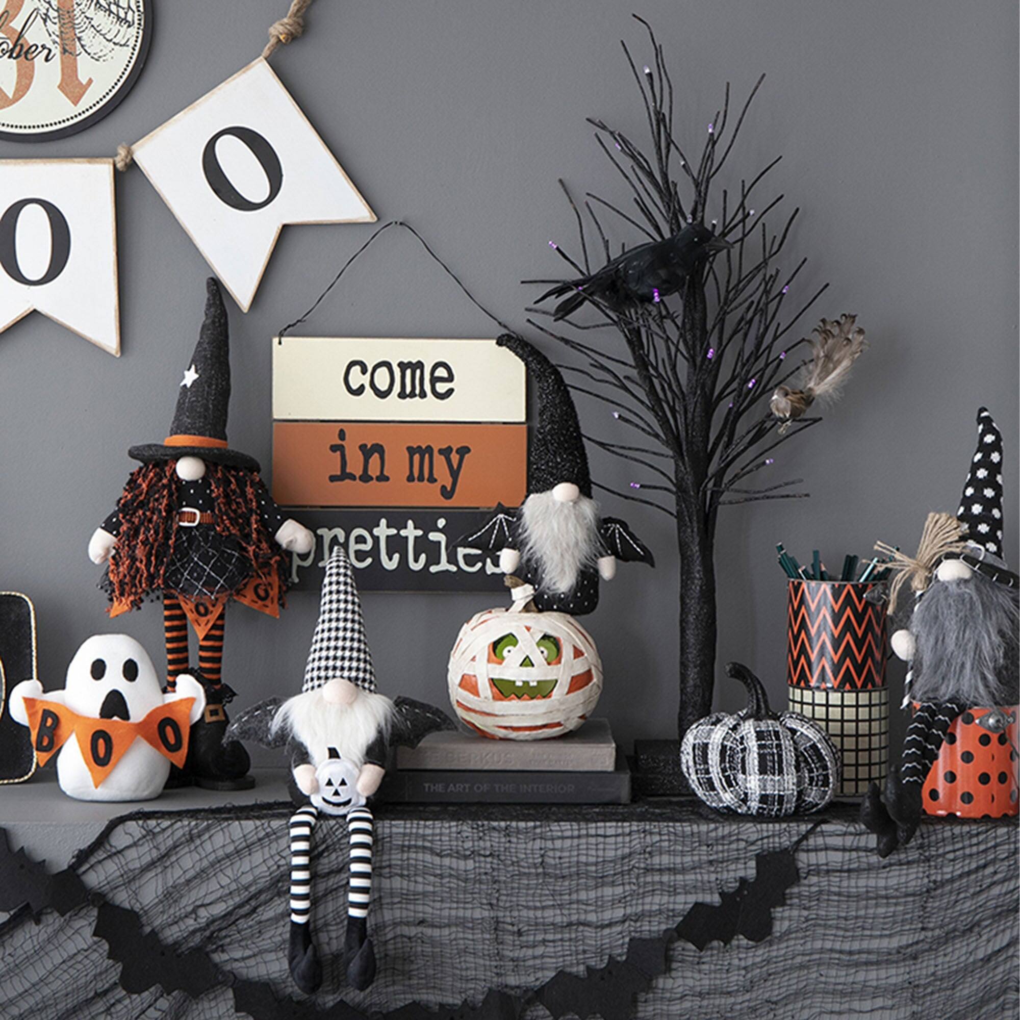 Sure, here is the corrected and grouped text from the image:

- come in my prettier
- BERKUS THE ART OF THE INTERIOR
- BOO