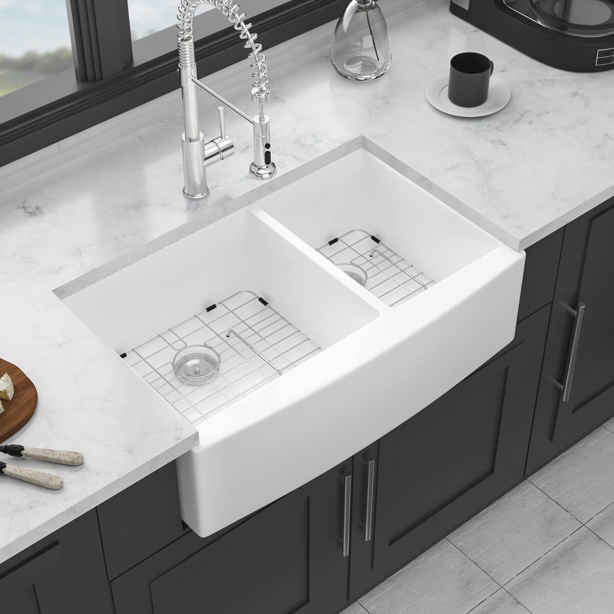 Left. Ropilly - Ropilly 33 inch white farmhouse sink ceramic double bowl apron front kitchen sink with dish grids and strainers - White.
