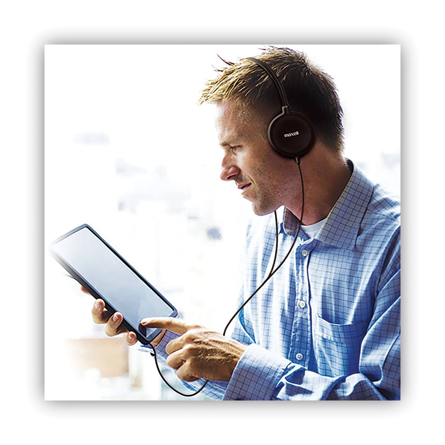 Alt View 4. Maxell - Maxell 199929 HP200 6 ft. Cord Headphone with Microphone - Black - Black.