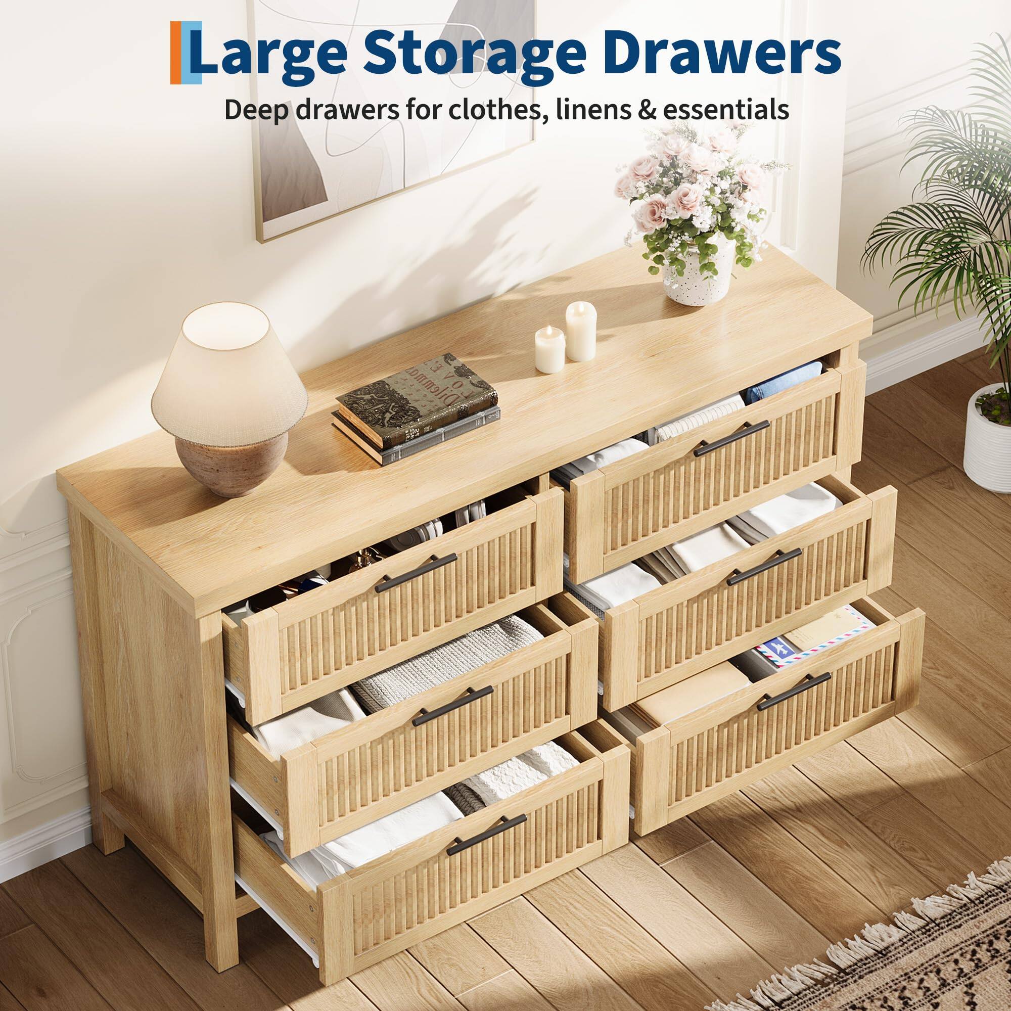 Large Storage Drawers  
Deep drawers for clothes, linens & essentials