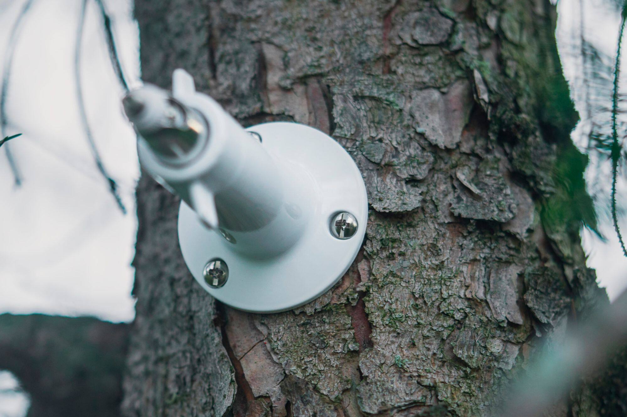 Alt View 13. Arlo - Indoor/Outdoor 5" Adjustable Mount for Essential Spotlight, Pro 5S 2K, Pro 4, Ultra 2, and Go 2 Cameras - White.