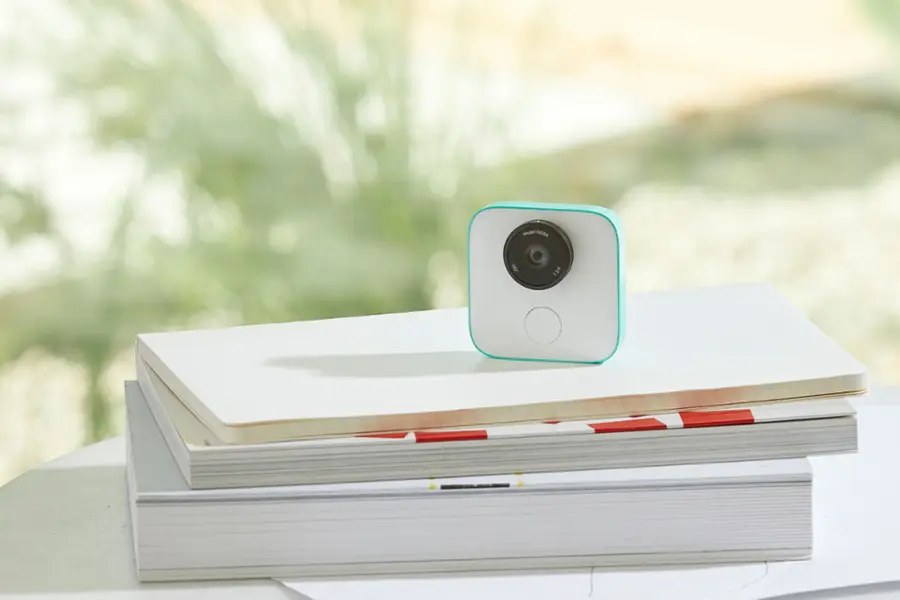Alt 視圖 18.Google - Clips - 白色。