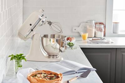 KitchenAid Artisan Series 5 Quart Tilt Head Stand Mixer KSM150PSMH KitchenAid Artisan Series 5 Quart Tilt Head Stand Mixer KSM150PSMH