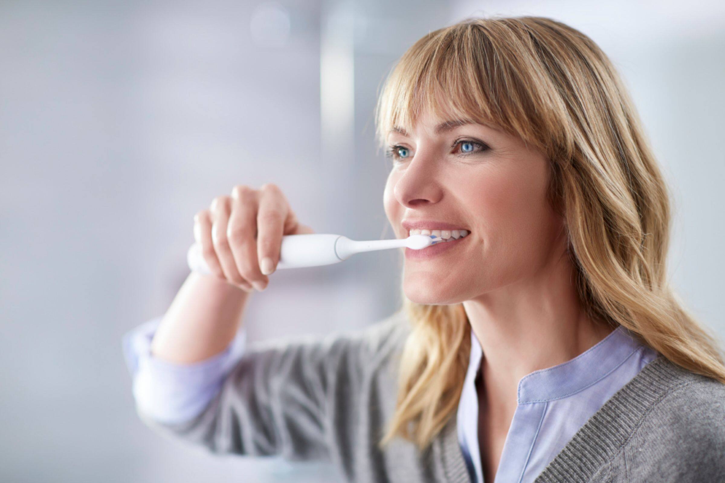 Alt View 15. Philips Sonicare - ProtectiveClean 6100 Rechargeable Toothbrush - Pastel Pink.