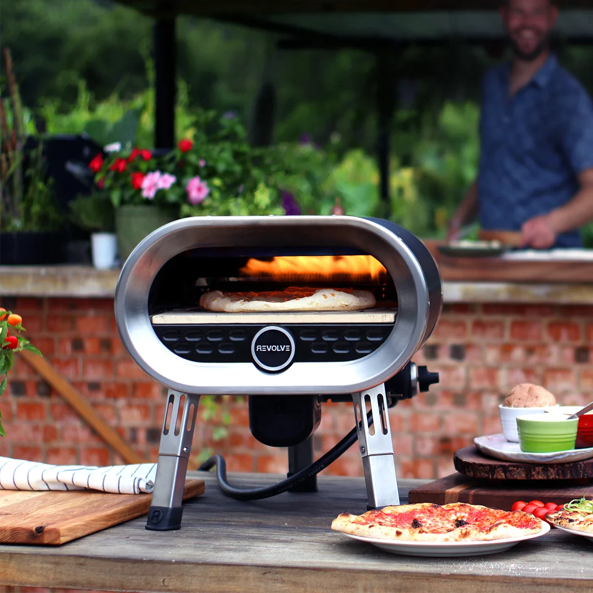 Left. Revolve - Revolve Gas-Fired Outdoor Pizza Oven - Black.