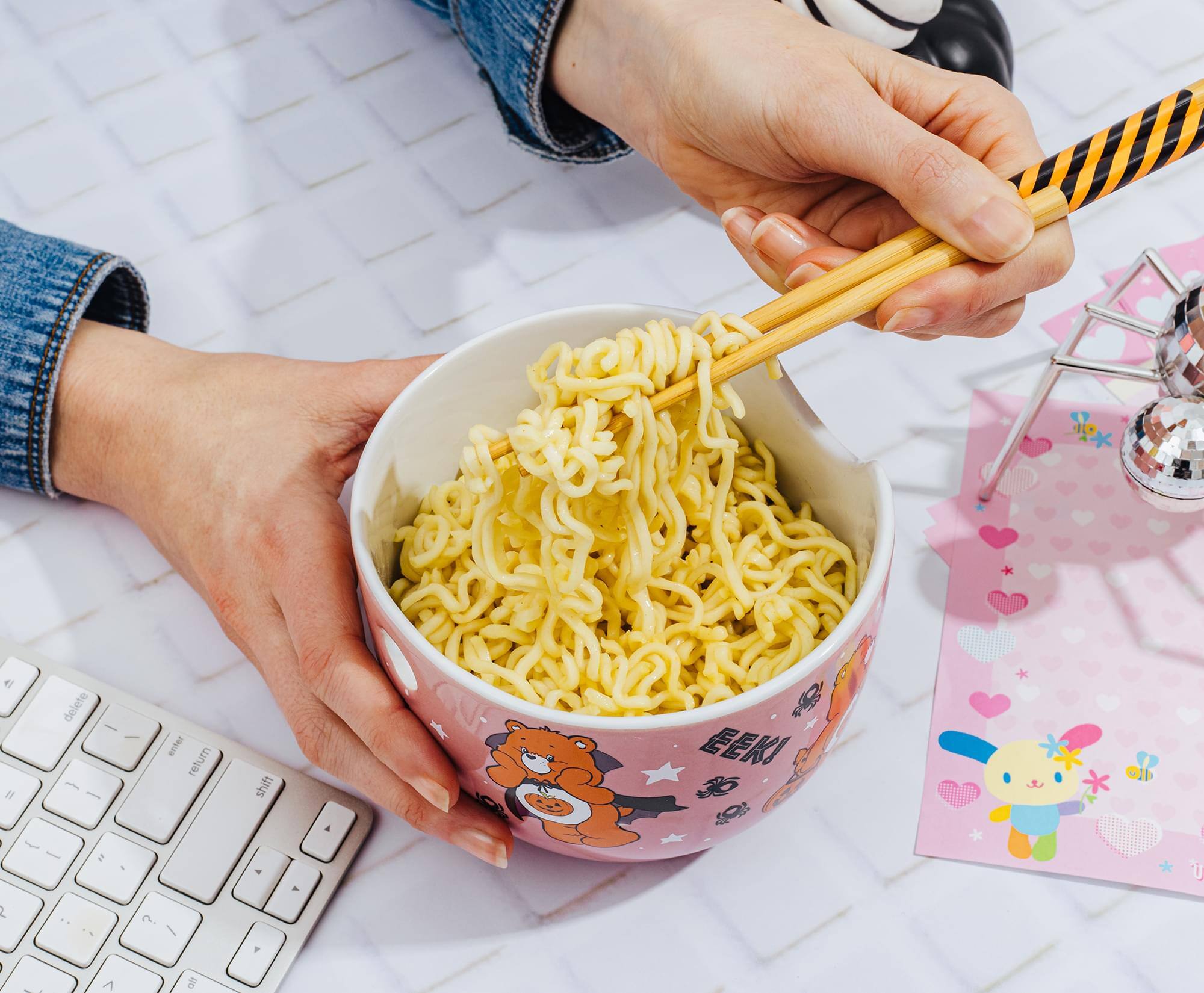 Sure, here is the corrected and grouped text:

1. Il delete
2. enher return shift
3. EEK!
4. 2 A
5. T - A