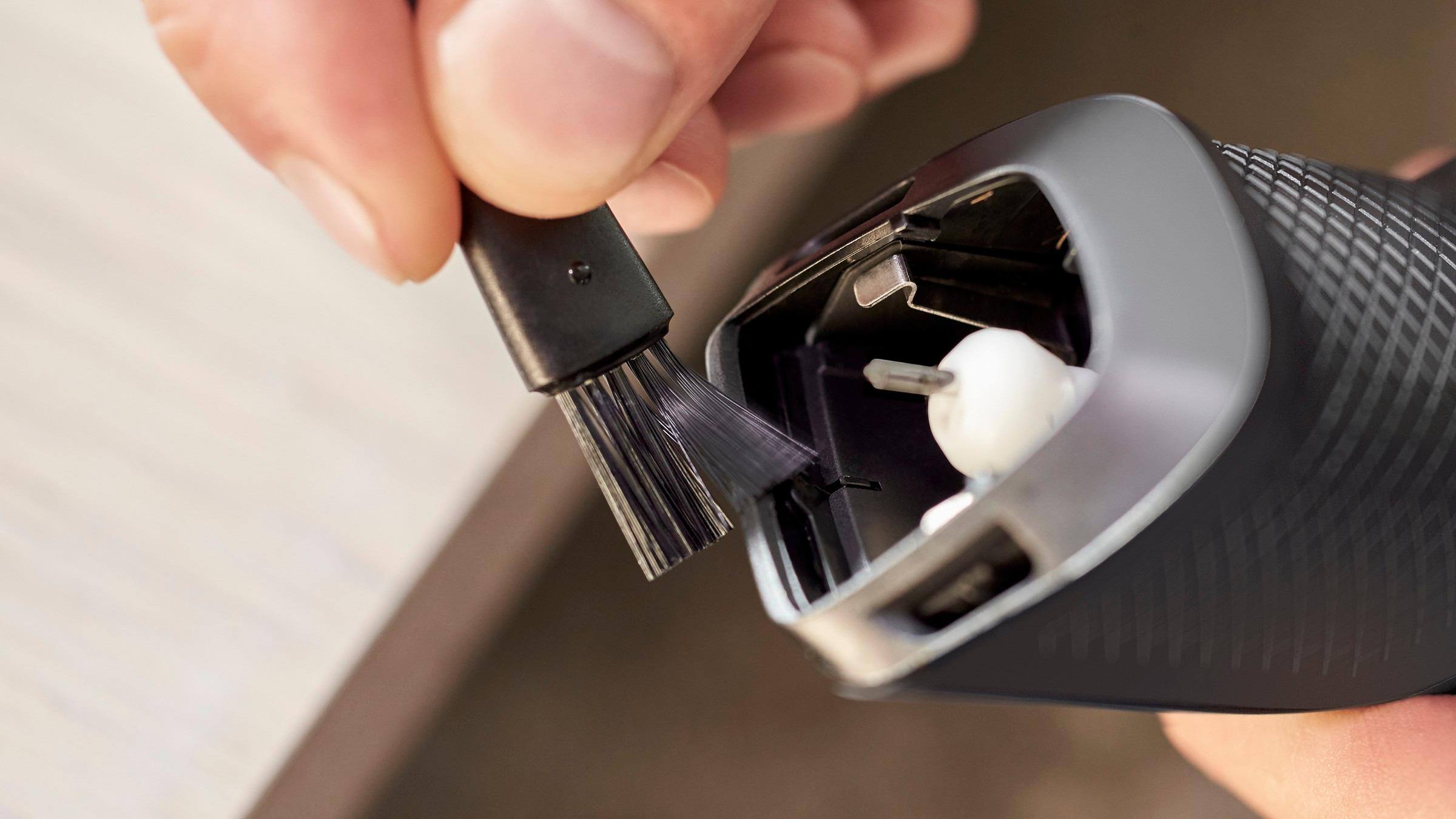 Alt View 13. Philips Norelco - 1000 series Beard Trimmer - Black.