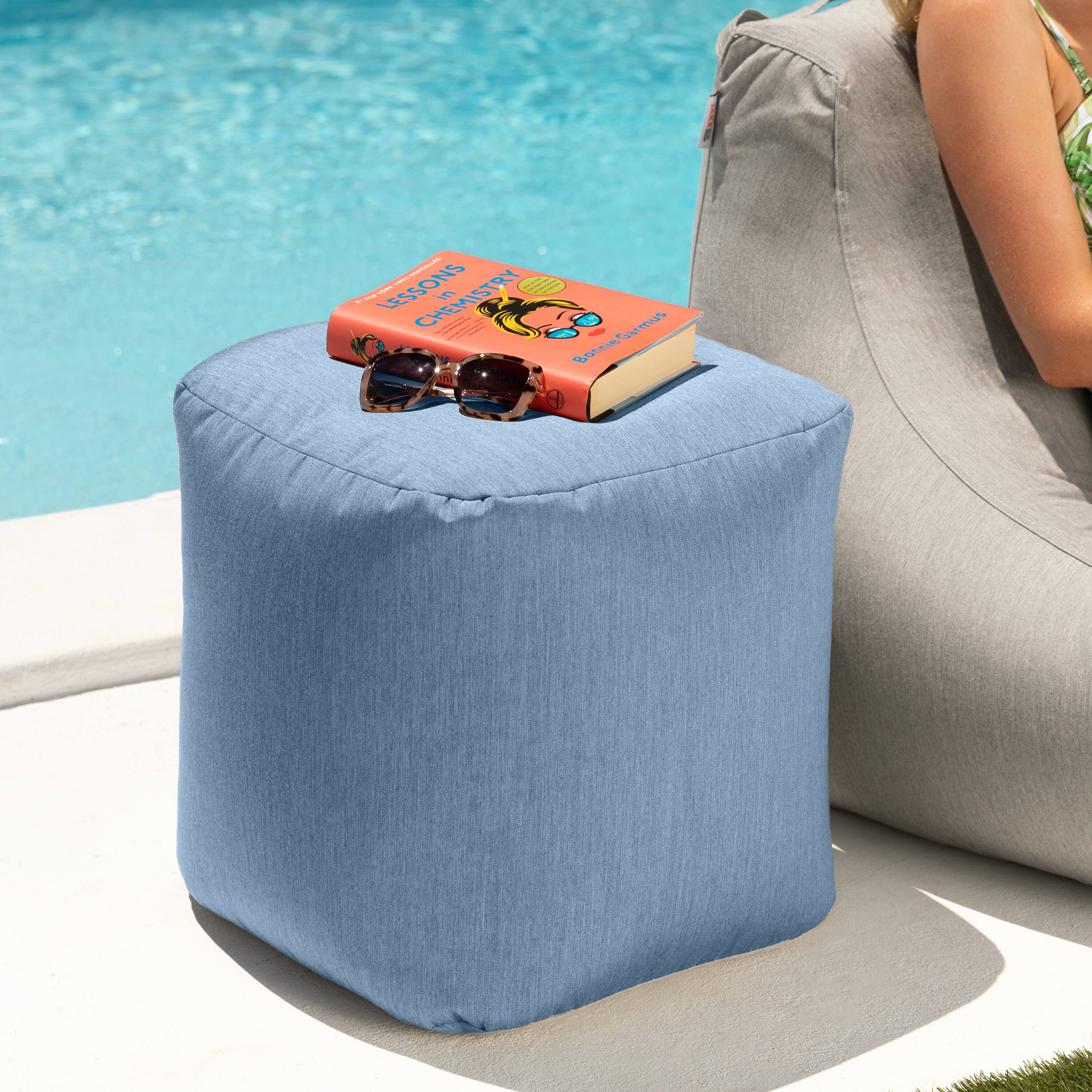 Lessons in Chemistry  
Bonnie Garmus