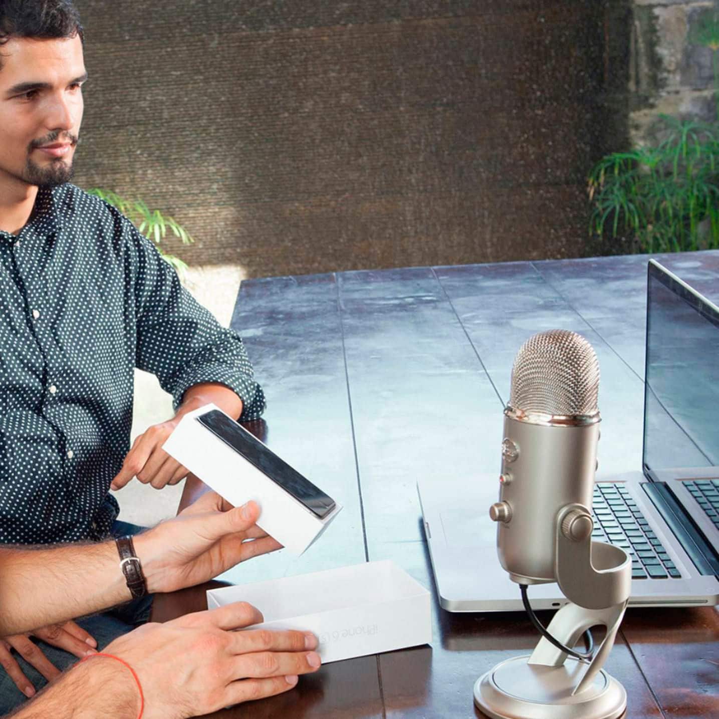 Alt View 13. Blue Microphones - Blue Yeti Professional Multi-Pattern USB Condenser Microphone - White.