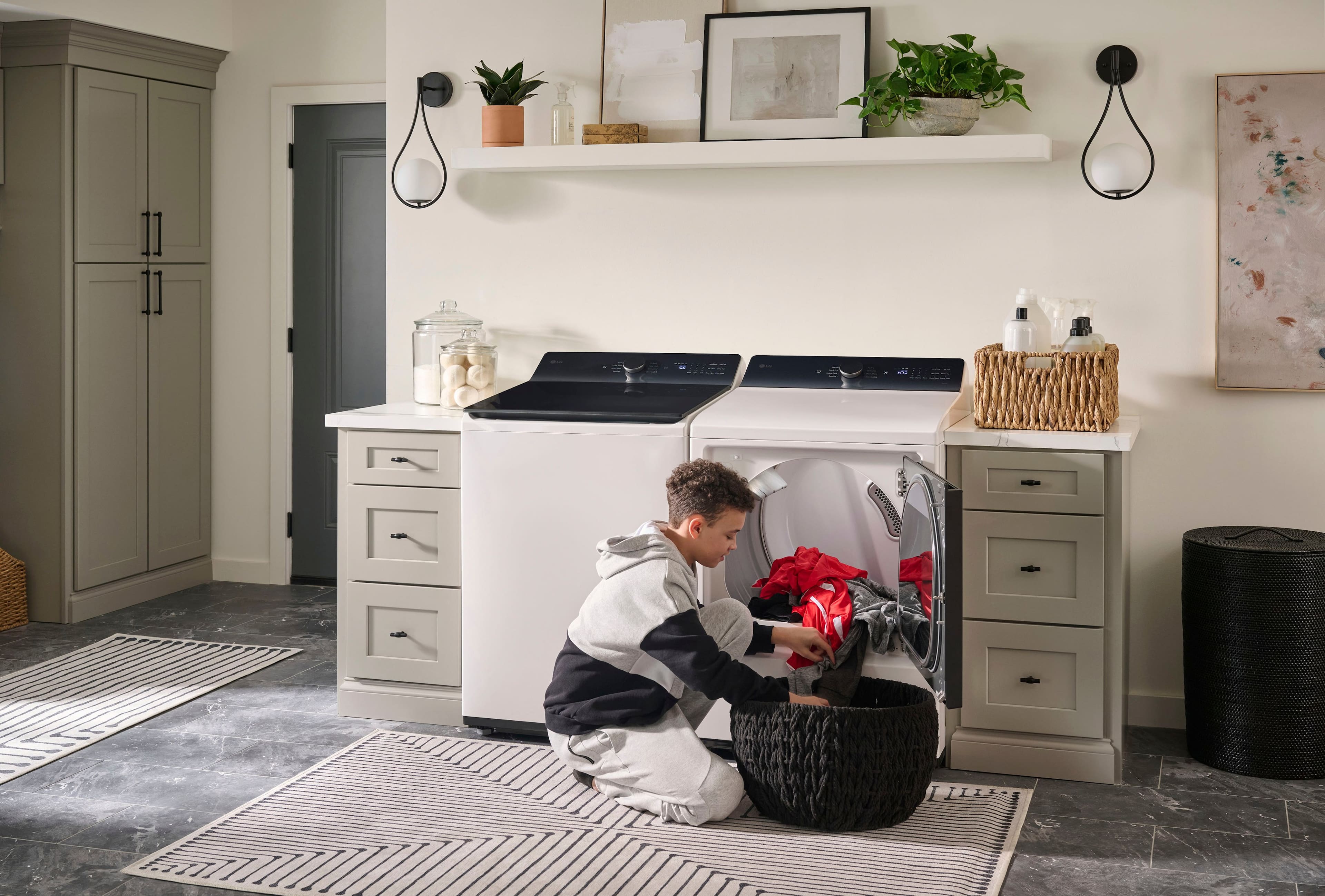 Alt View 29. LG - 7.3 Cu. Ft. Smart Electric Dryer with EasyLoad Door - Alpine White.