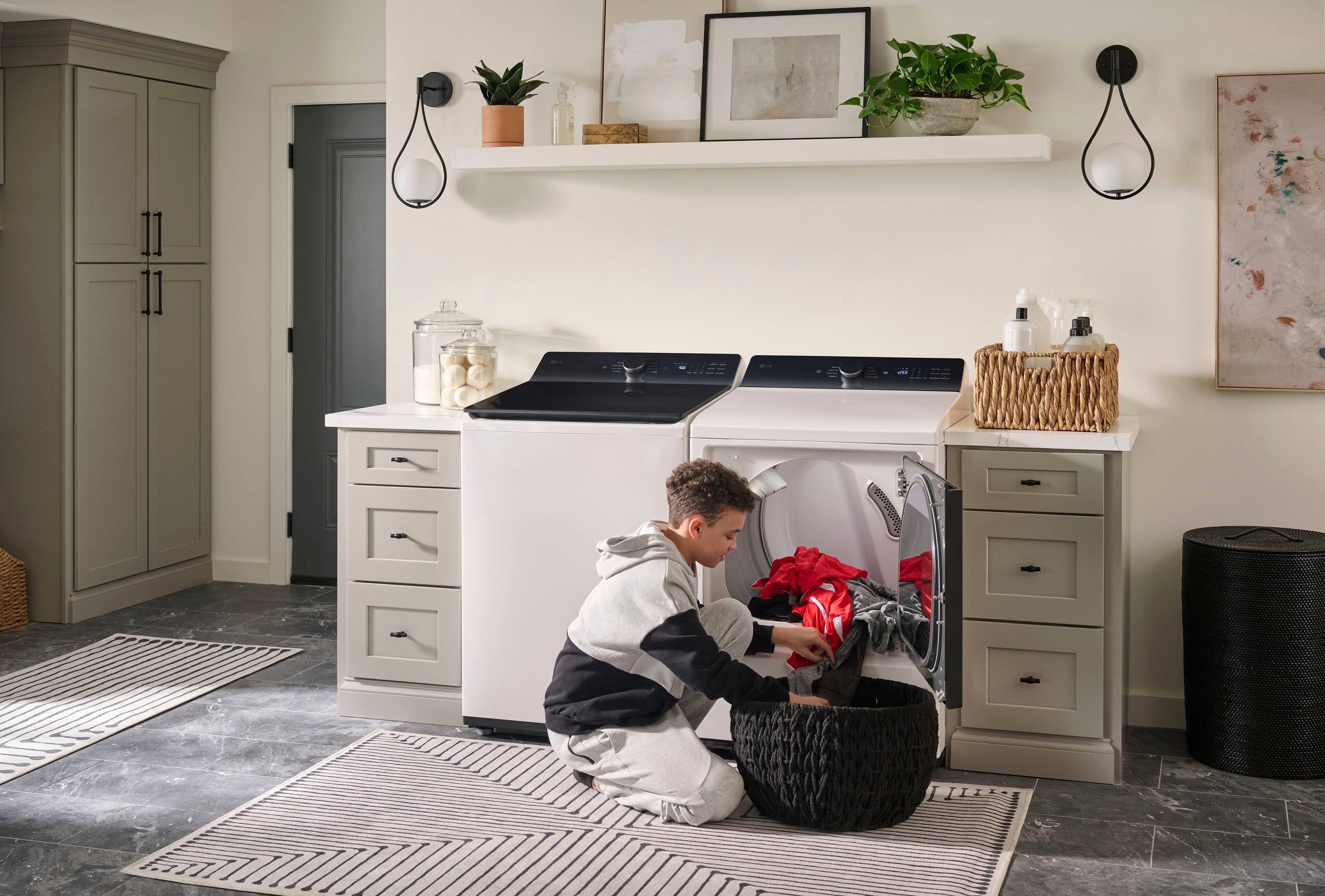 Alt View 29. LG - 7.3 Cu. Ft. Smart Electric Dryer with EasyLoad Door - Alpine White.