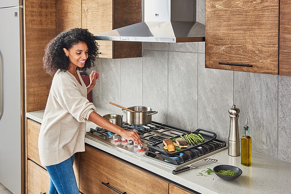 Alt View 18. LG - STUDIO 36" Convertible Range Hood - Stainless steel.