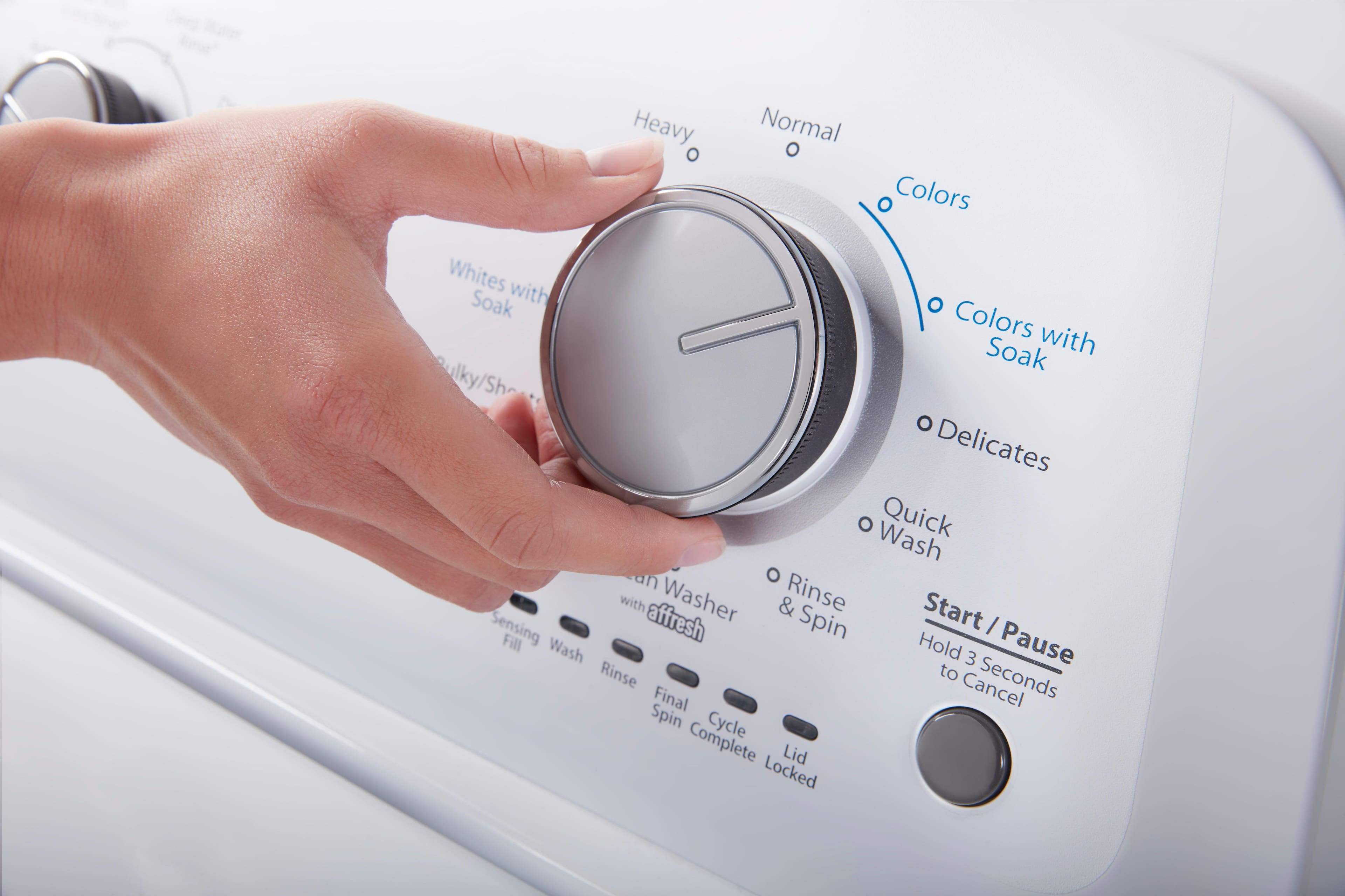 Left. Whirlpool - 3.9 Cu. Ft. 12-Cycle Top-Loading Washer - White.