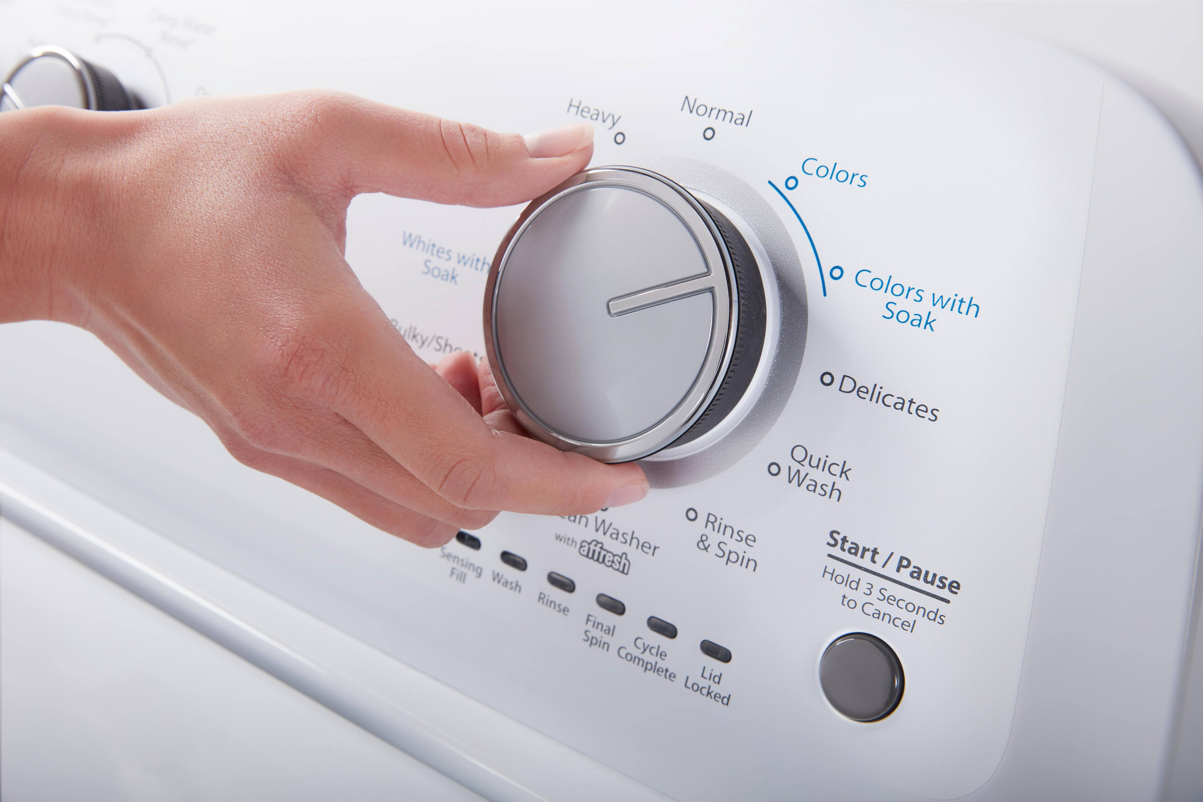 Left. Whirlpool - 3.9 Cu. Ft. 12-Cycle Top-Loading Washer - White.