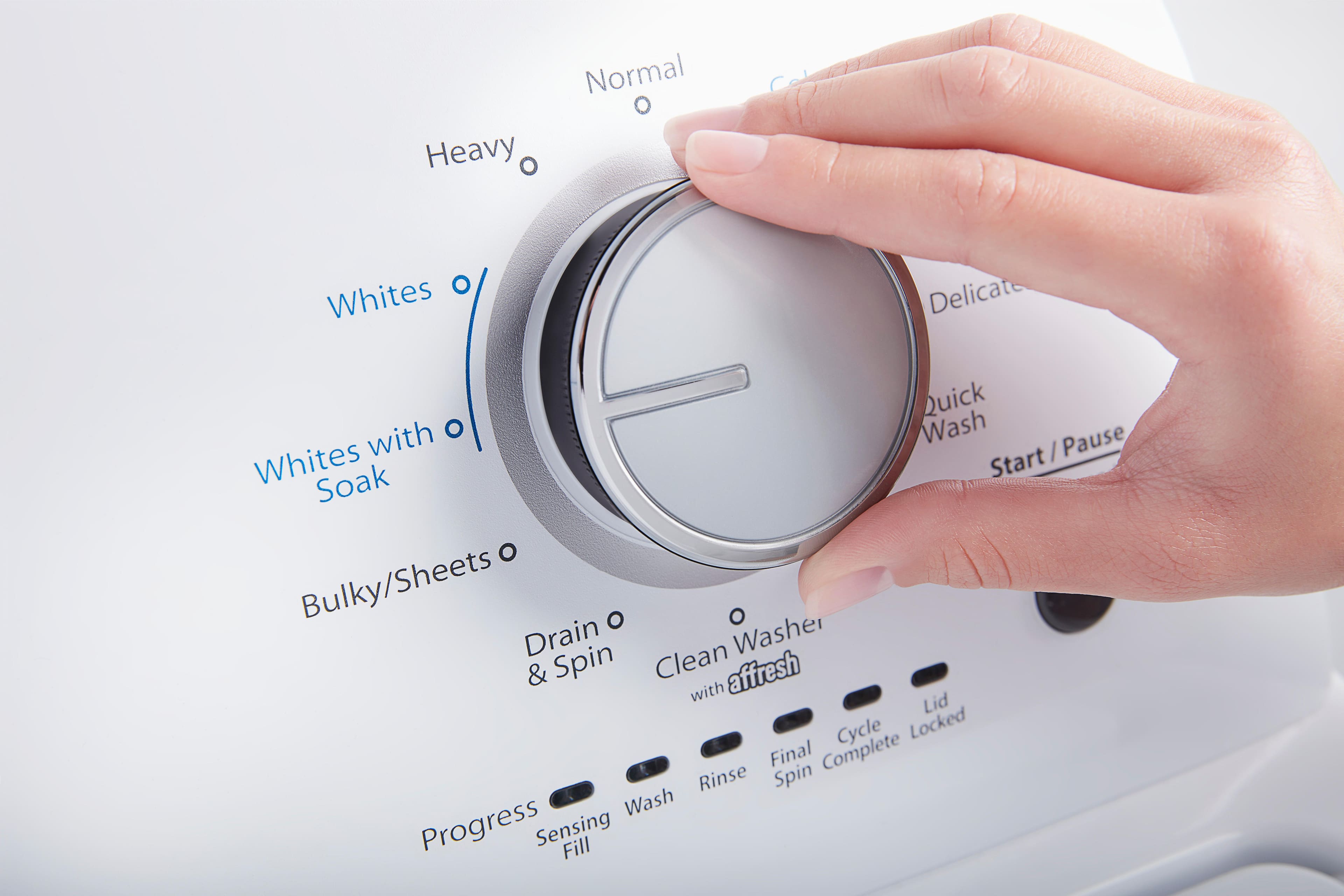 Alt View 1. Whirlpool - 3.9 Cu. Ft. 12-Cycle Top-Loading Washer - White.