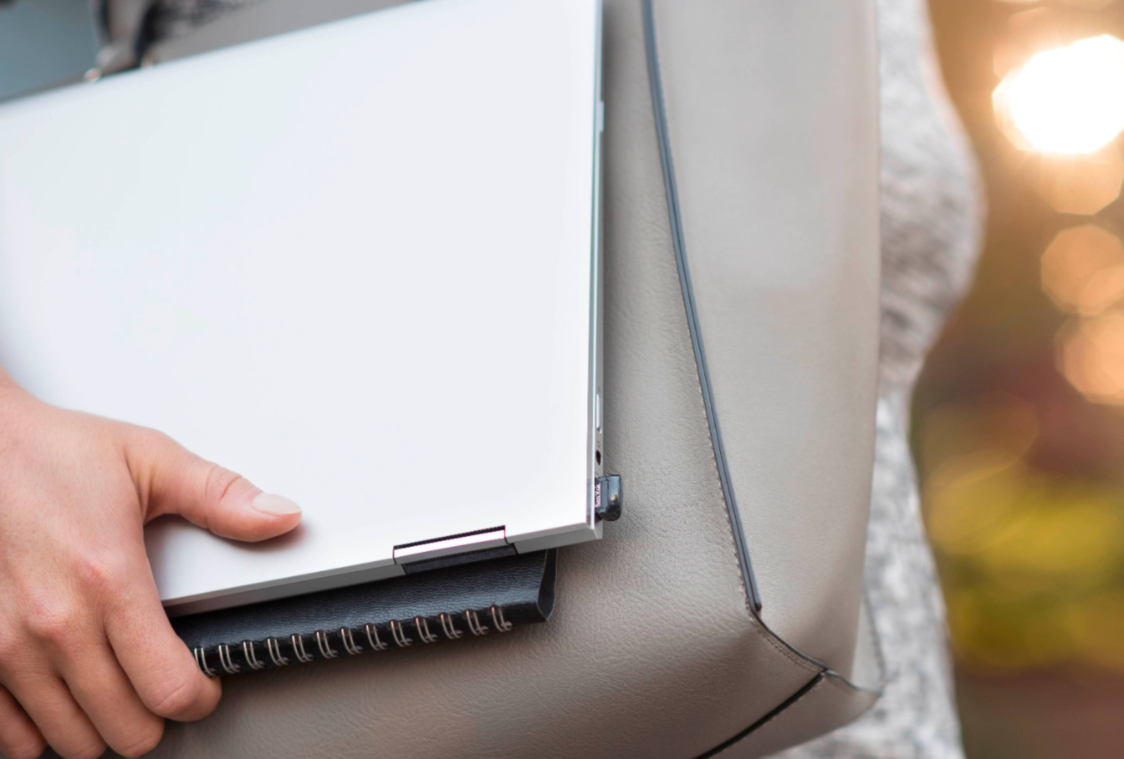 Alt View 16. SanDisk - Ultra Fit 32GB USB 3.1 Flash Drive - Black.