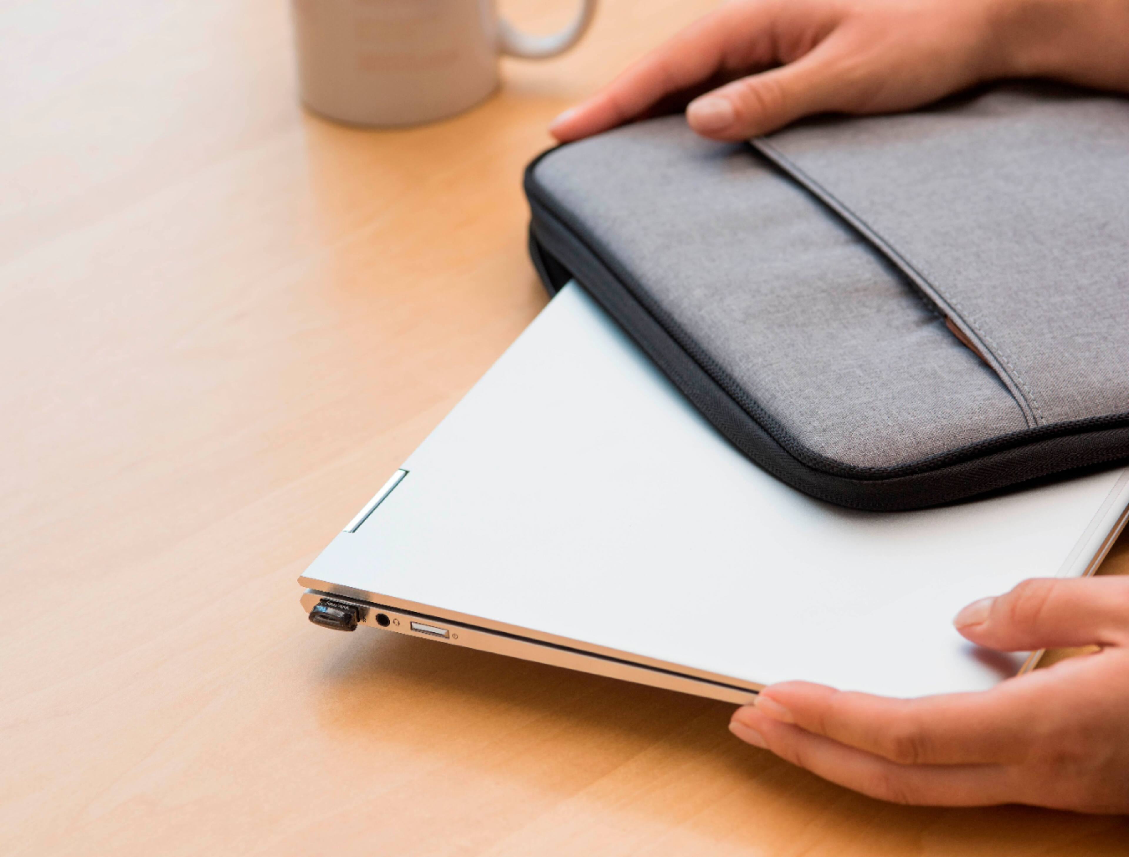 Alt View 17. SanDisk - Ultra Fit 128GB USB 3.1 Flash Drive - Black.