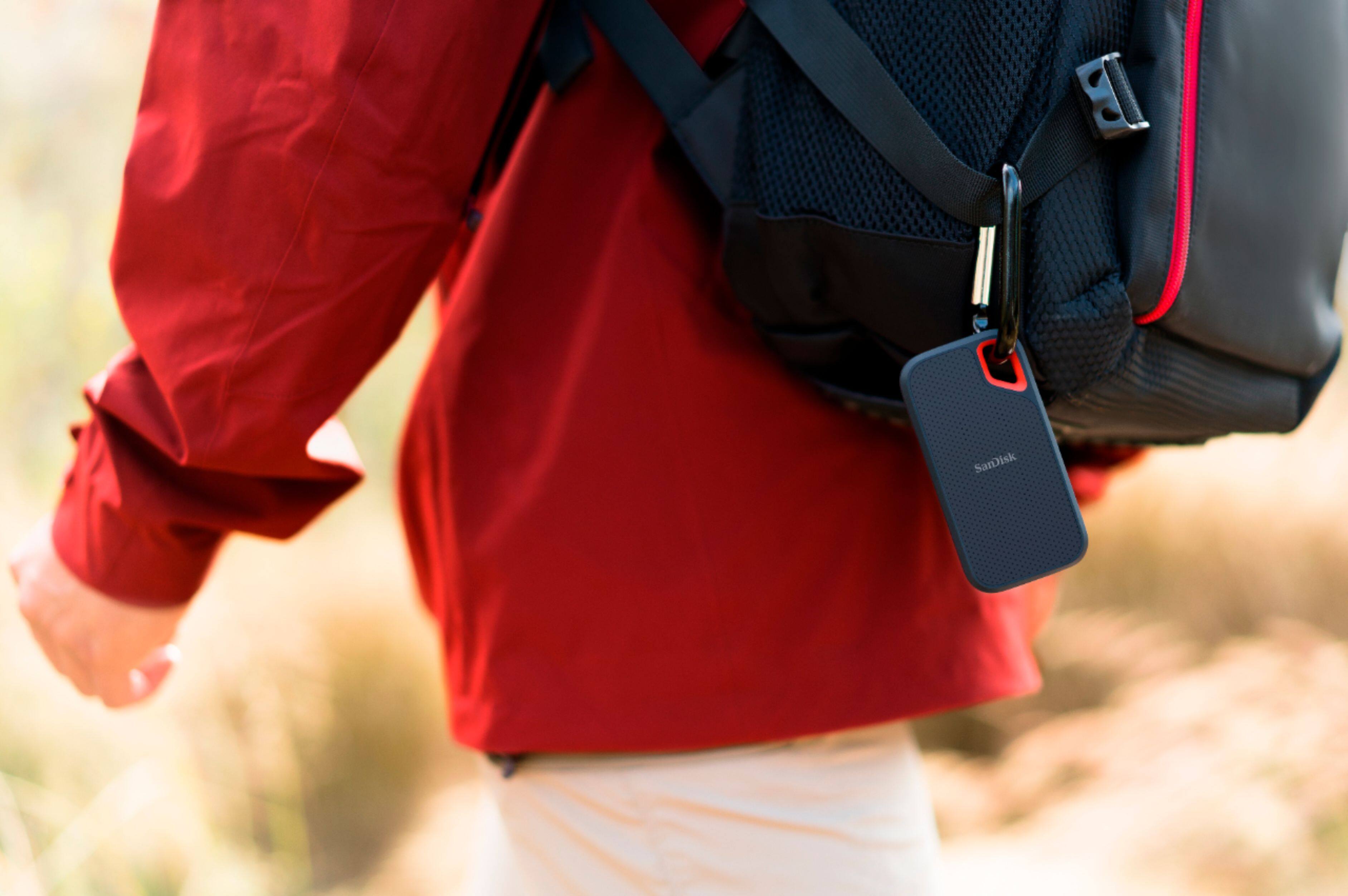 Alt View 14. SanDisk - Extreme Portable SSD 500GB External USB-C Portable SSD.