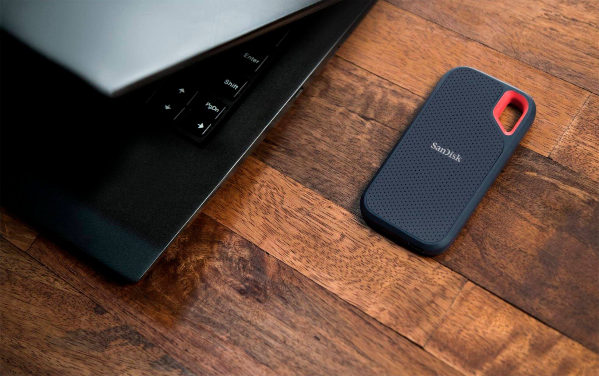 Alt View 17. SanDisk - Extreme Portable SSD 500GB External USB-C Portable SSD.