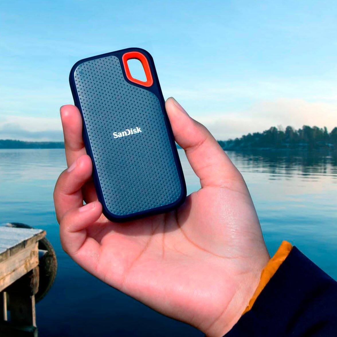 Alt View 19. SanDisk - Extreme Portable SSD 500GB External USB-C Portable SSD.