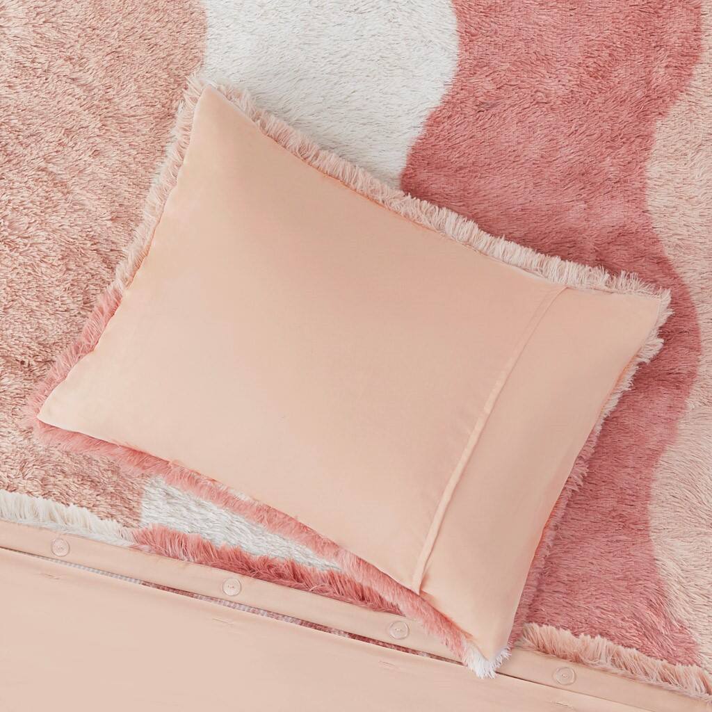 Alt View 2. Gracie Mills - Gracie Mills Serenity Ombre Shaggy Faux Fur Duvet Cover Set - Blush Multi.