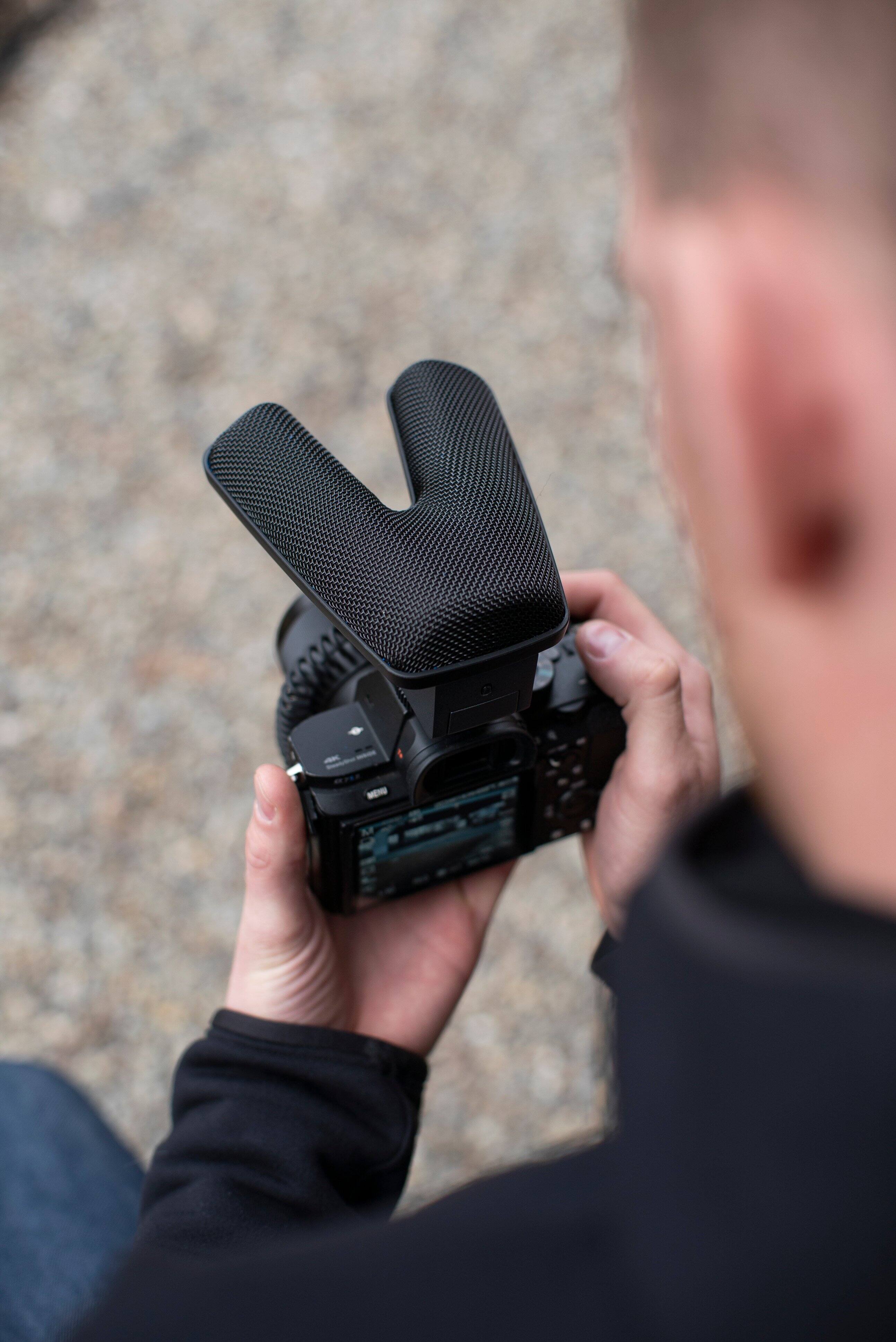 Alt View 18. Sennheiser - MKE 440 Compact Stereo Shotgun Microphone with 3.5mm Connector for Cameras - Black.