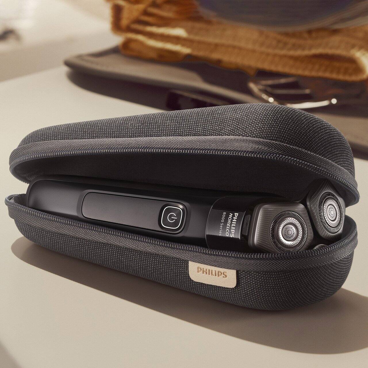 Philips Norelco Shaver 8000 Wet & Dry Rechargeable Electric Shaver with ...