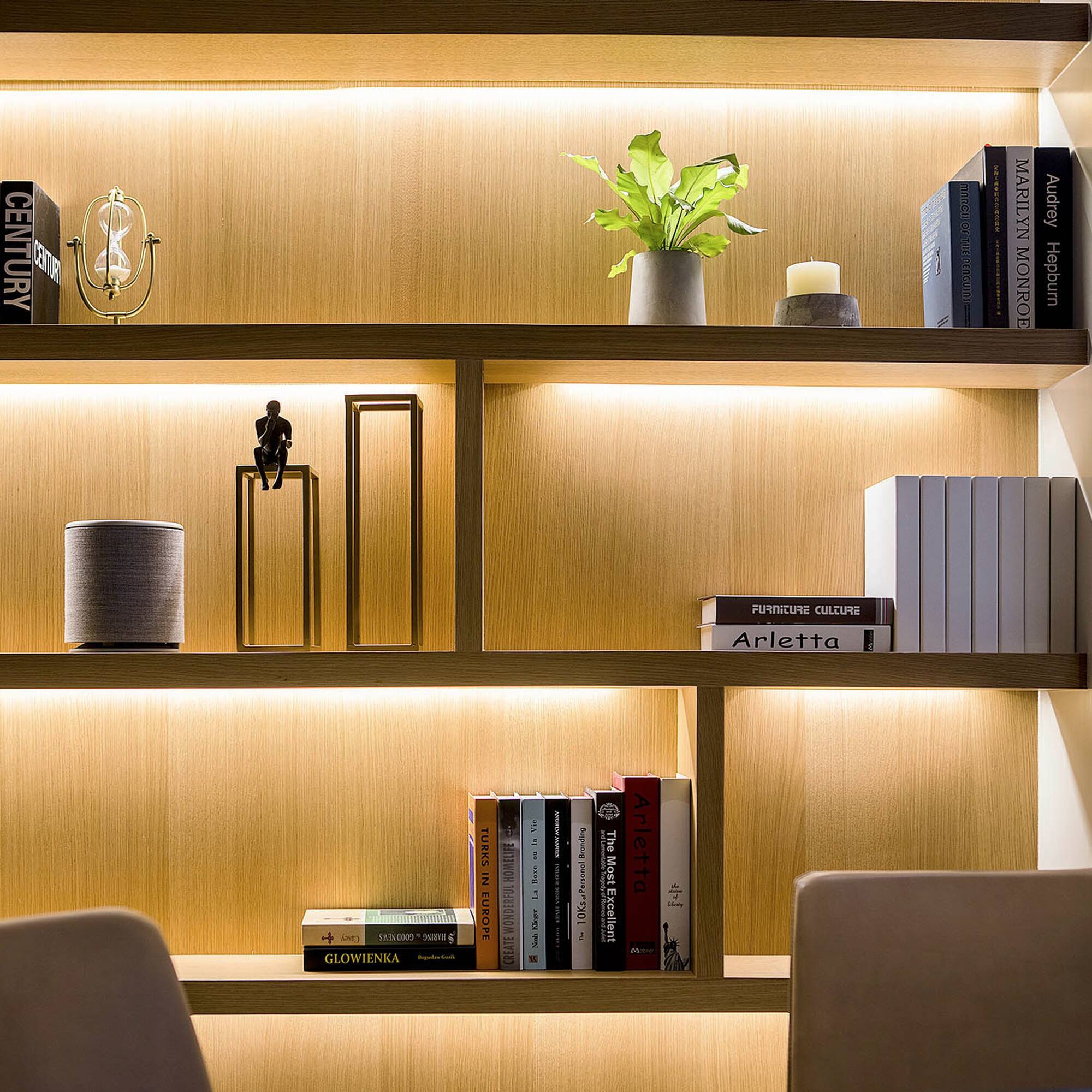 CENTURY R7E I maneaa MS MARILYN MONROE Audrey Hepburn PRN.CUT CULTURE Arletta m t 180.0000 SNEVE 5 GLOWIENKA TURKS IN EUROPE 5 HOMELIFE WONDERFUL CREATE e : : MINT La .. a I | Rugvnrs Personal 10Ks ! The | Most Excellent Ar Arletta A