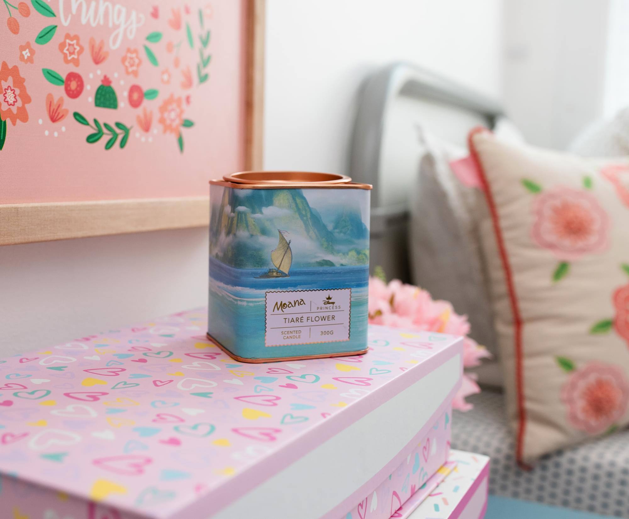Moana  
Princess  
Tiare Flower  
Scented Candle  
300g