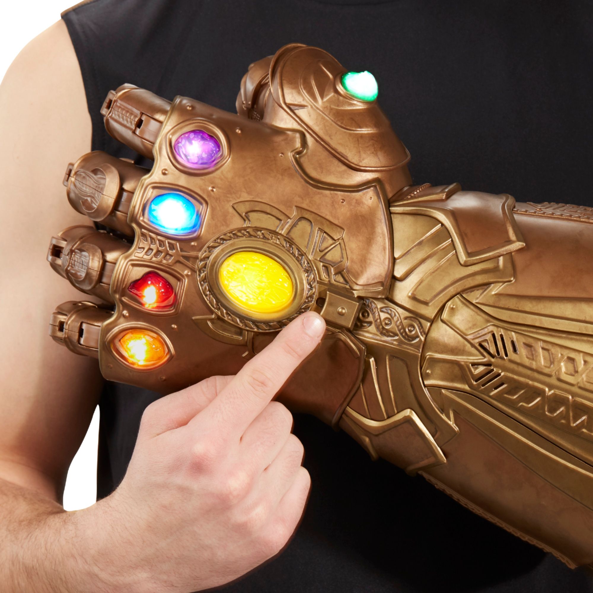 Hasbro Avengers Infinity War Marvel Legends Thanos 1:1 Infinity Gauntlet in Hand