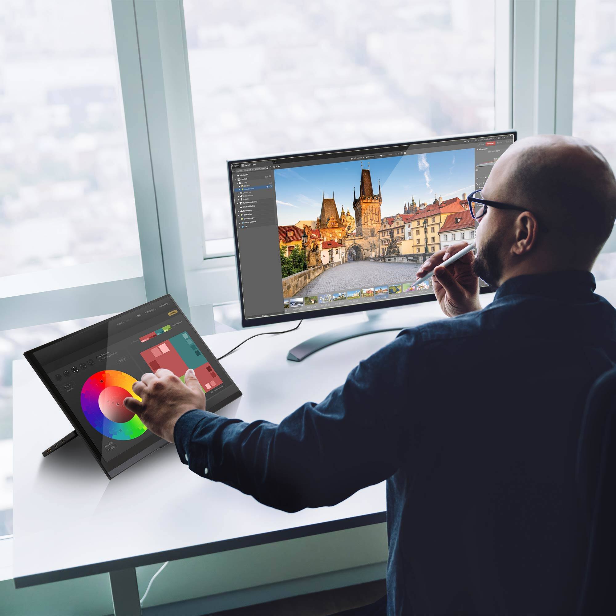 Alt View 1. SideTrak - SideTrak Solo Pro Touchscreen 15.8" Portable Monitor – Black - Black.