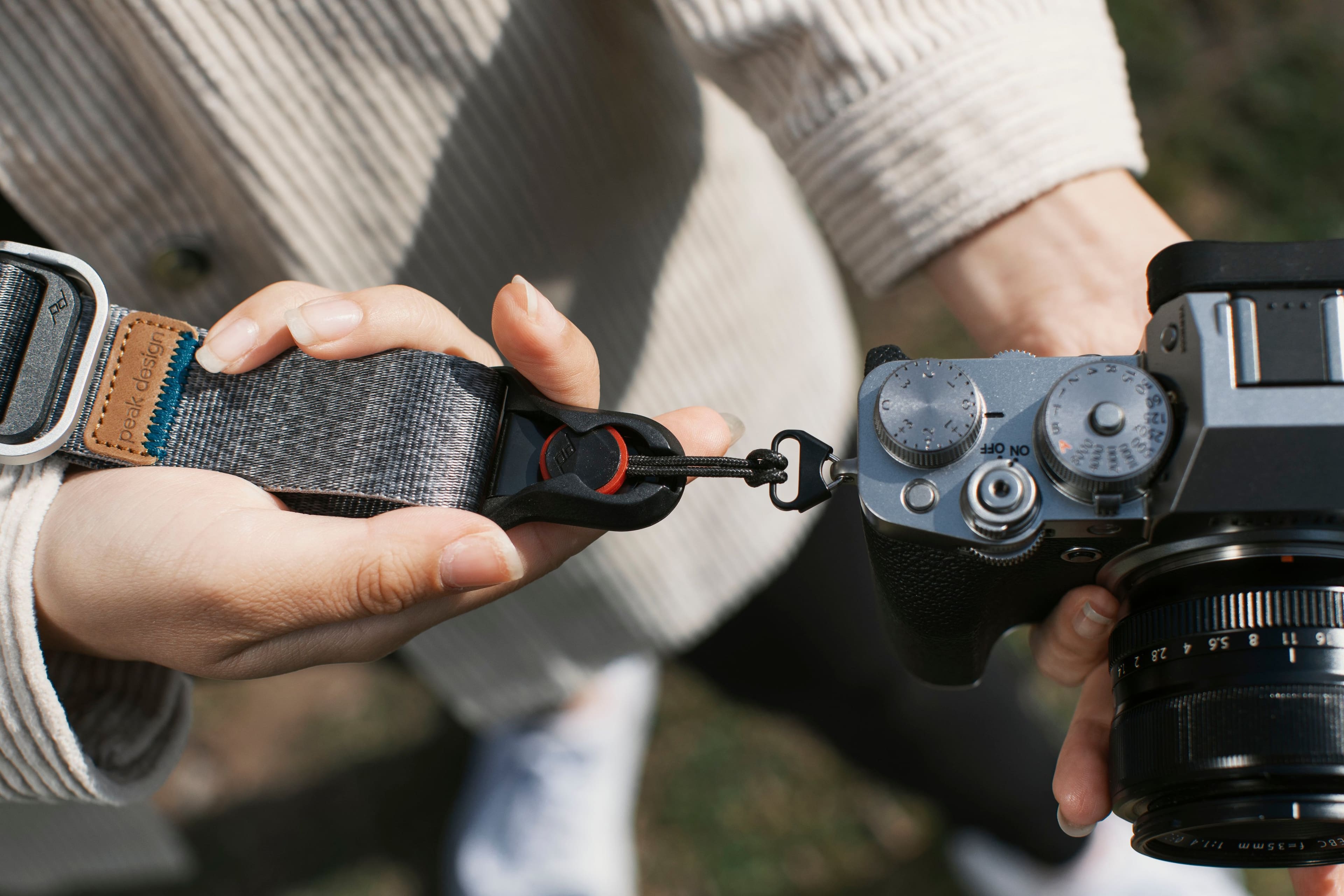 The text on the image is not coherent or organized, so it is not possible to group and correct it. It appears to be a random combination of letters and numbers without any clear meaning or structure.