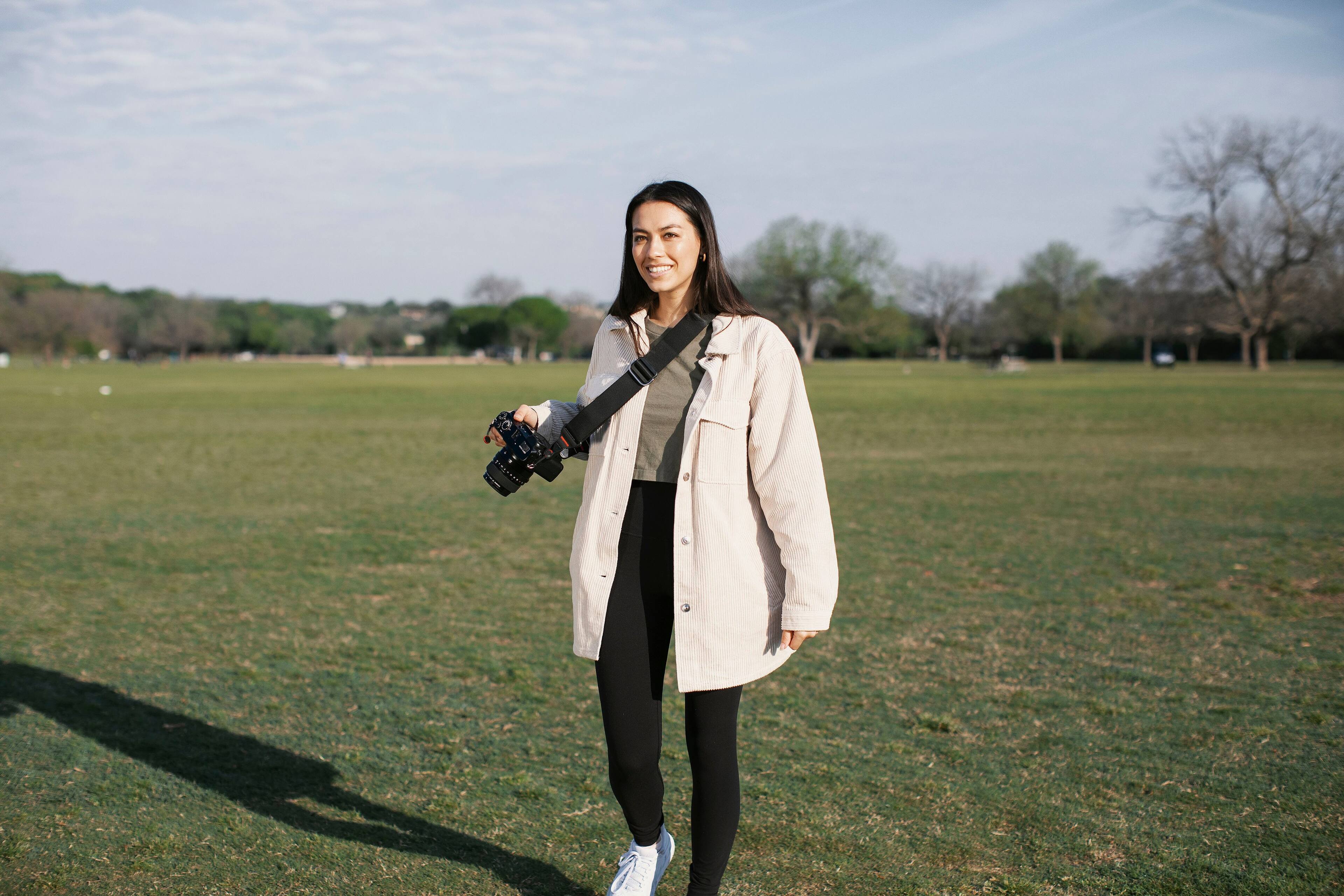 Alt View 23. Peak Design - Slide Camera Strap - Black.