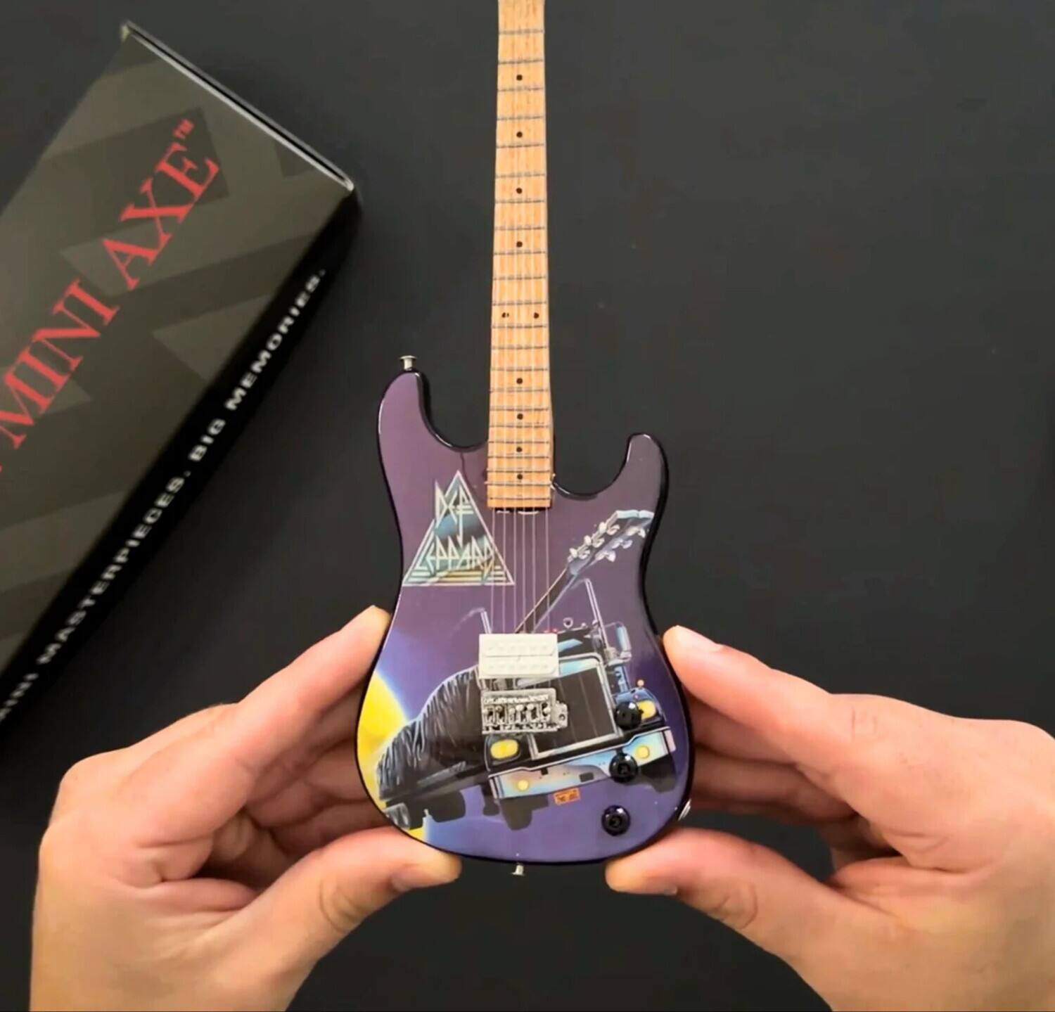 MINI AXE™  
MINI MEMORIES BIG | MASTERPIECES