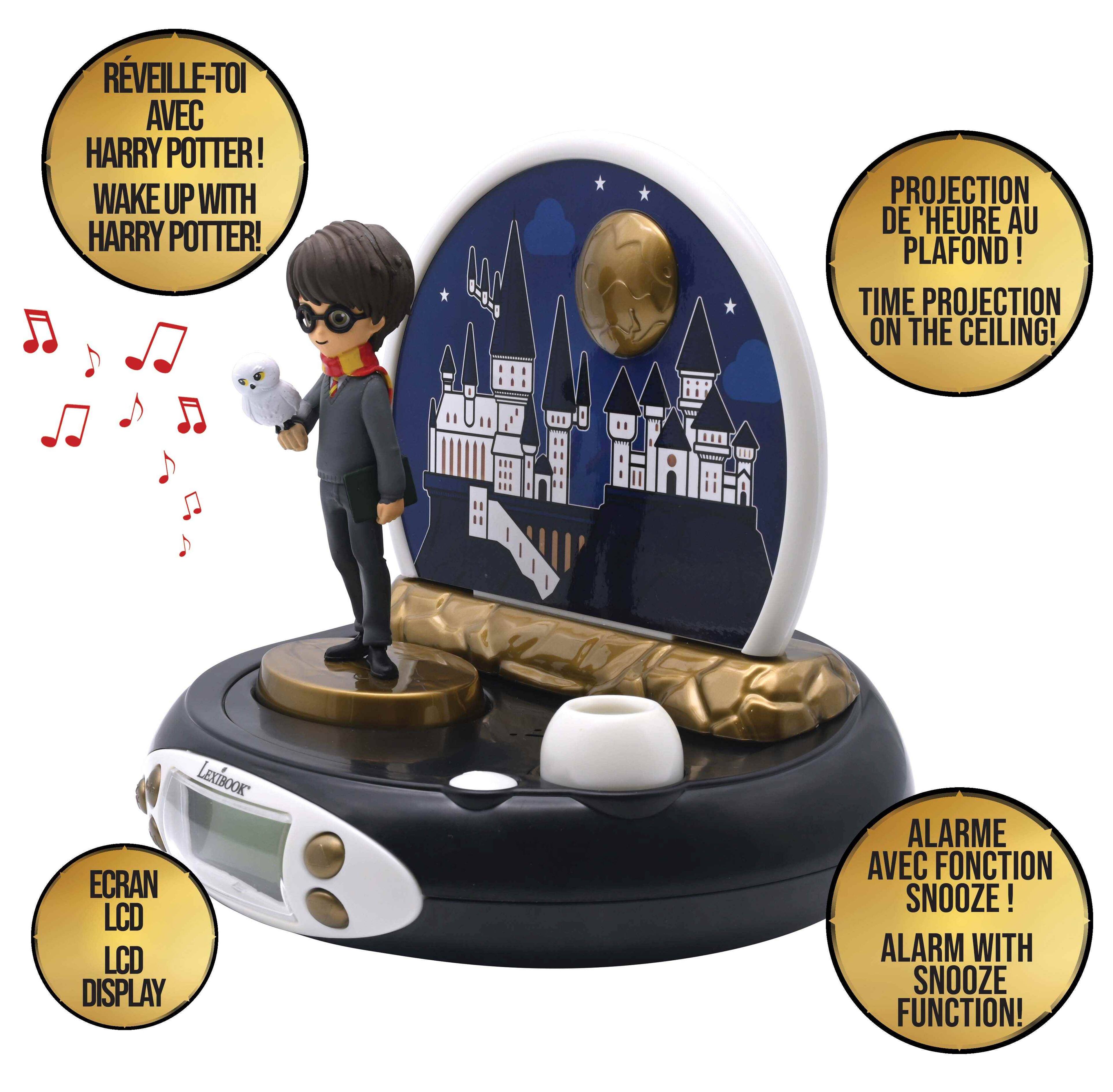 RÉVEILLE-TOI AVEC HARRY POTTER!  
WAKE UP WITH HARRY POTTER!  

PROJECTION DE L'HEURE AU PLAFOND!  
TIME PROJECTION ON THE CEILING!  

ECRAN LCD  
LCD DISPLAY  

ALARME AVEC FONCTION SNOOZE!  
ALARM WITH SNOOZE FUNCTION!