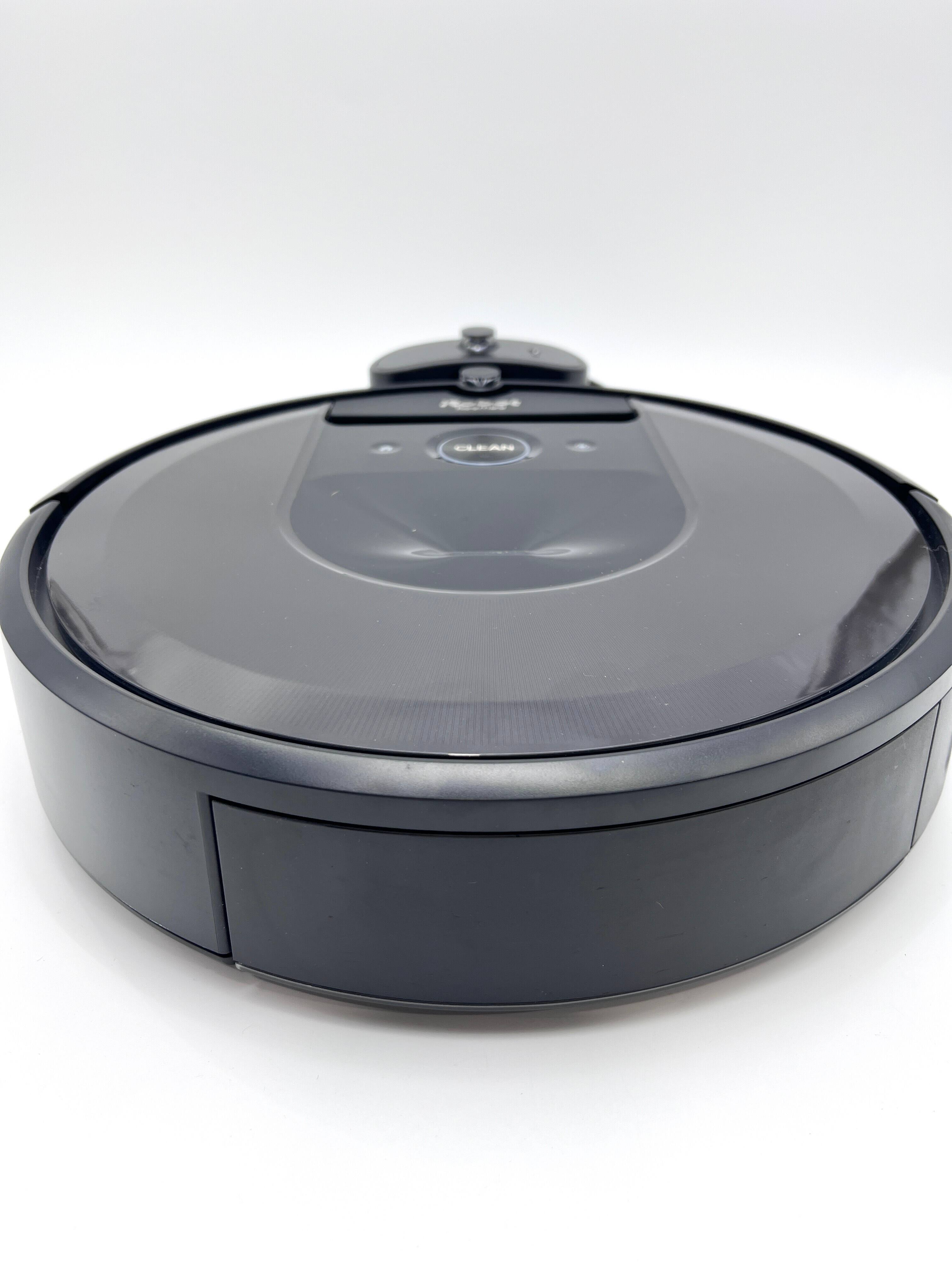 Alt View 4. iRobot - iRobot Roomba i7 (7150) Robot Vacuum- Wi-Fi Connected Smart Mapping I715920.