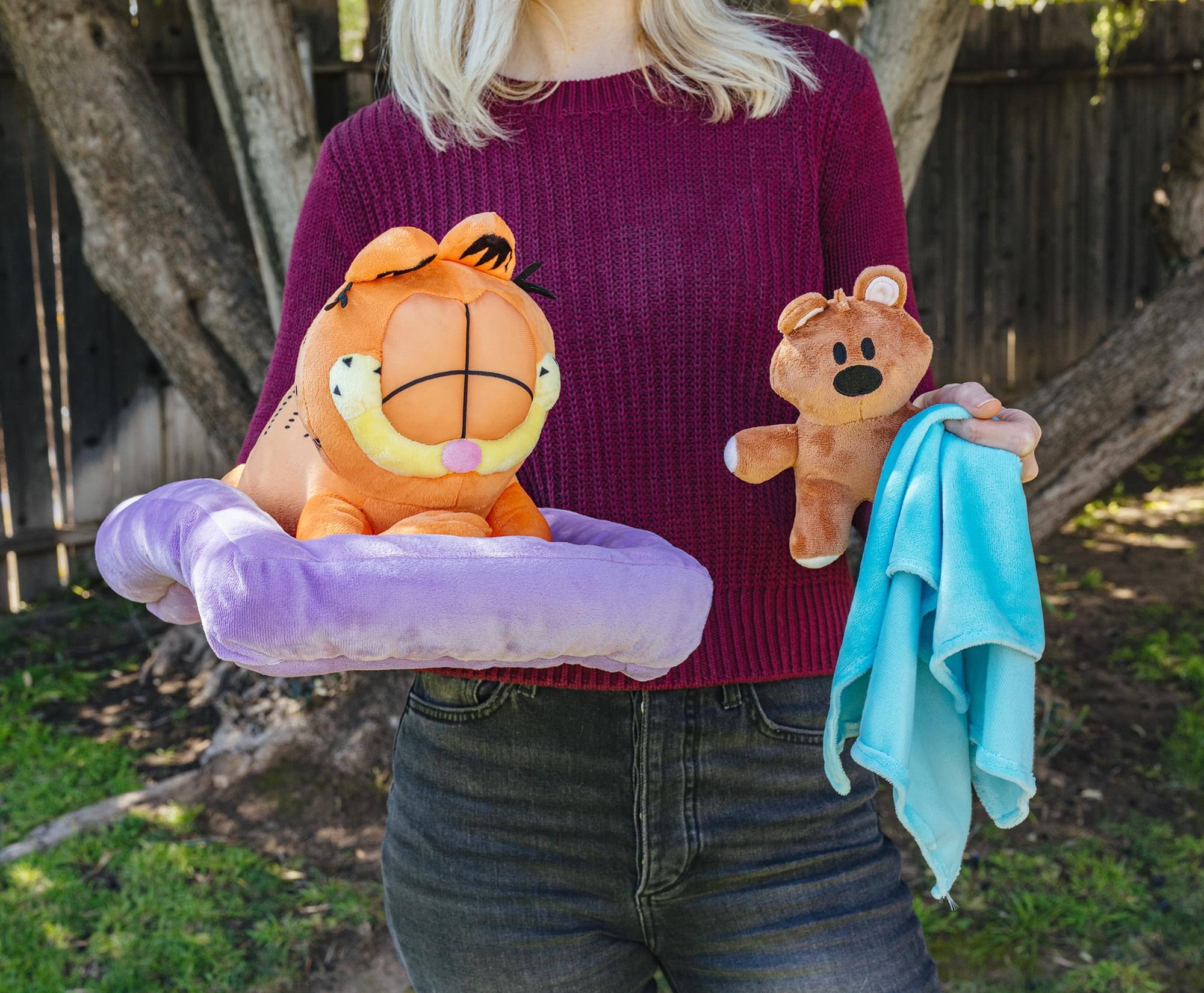 Alt View 4. Nickelodeon - Garfield Sleeping With Pookie 7-Inch Collector Plush - Multi-Colored.