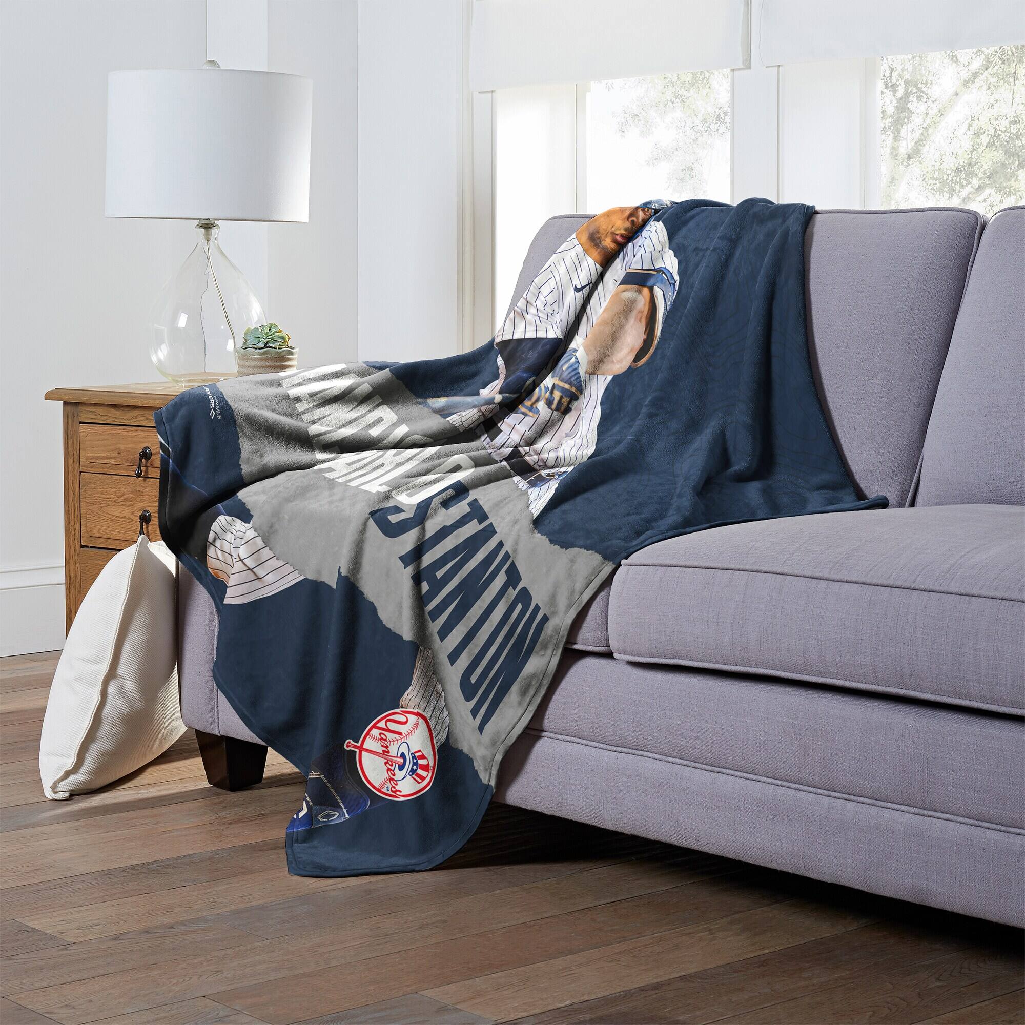 A STANTON  
Su ankees  
1LI