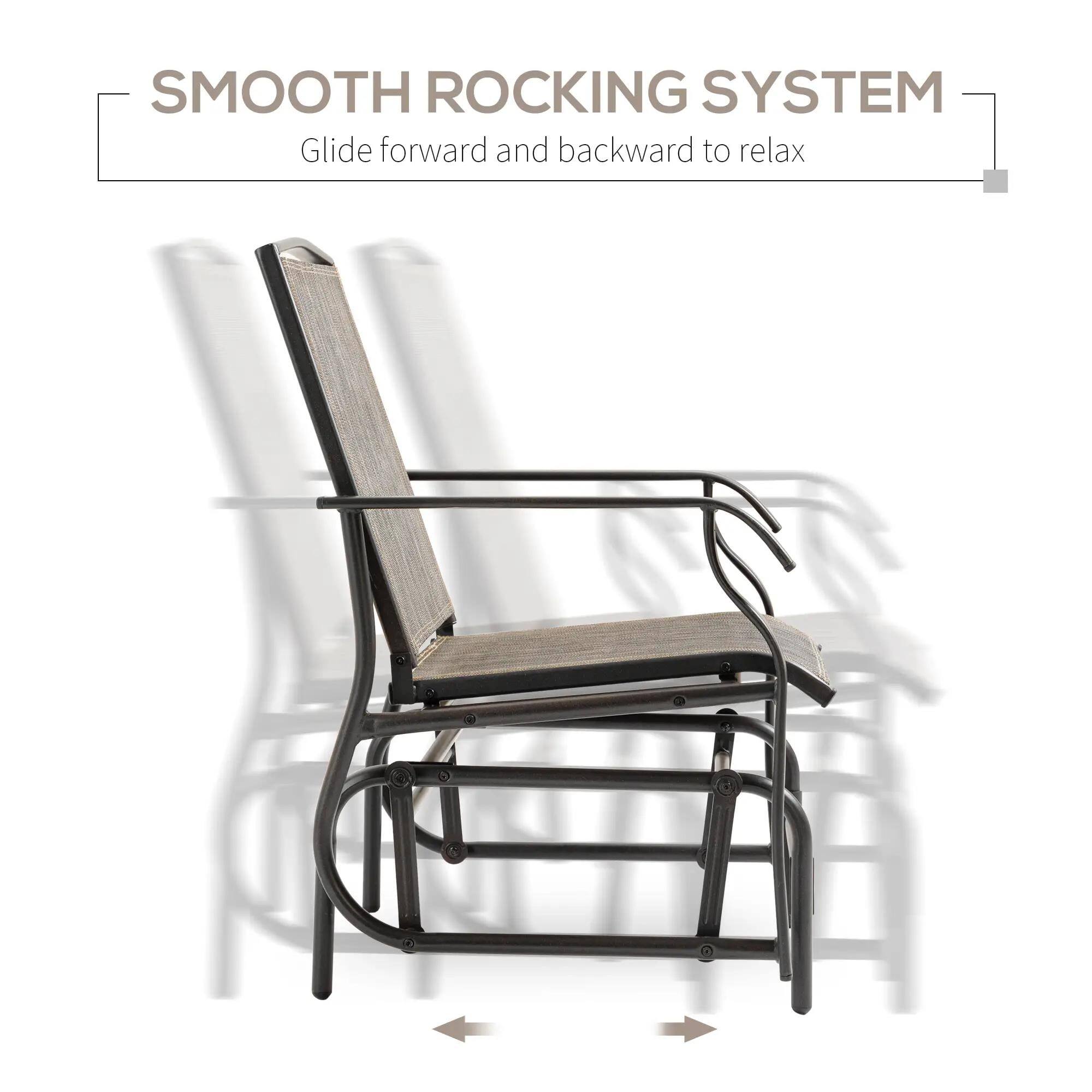 SMOOTH ROCKING SYSTEM  
Glide forward and backward to relax
