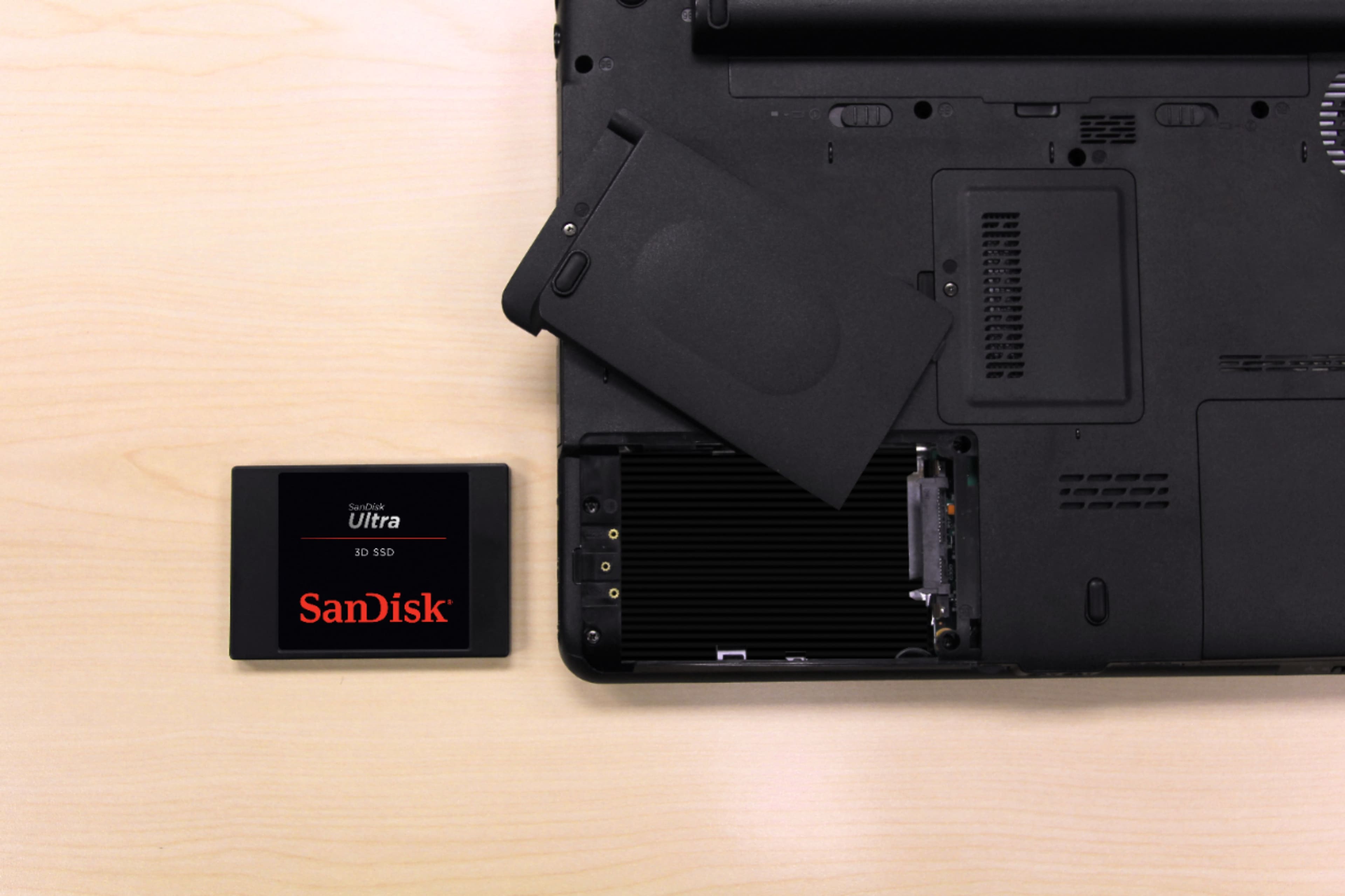 Alt View 14. SanDisk - Ultra 256GB Internal SATA Solid State Drive - Black.