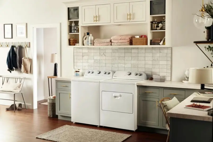 Alt View 17. Whirlpool - 7 Cu. Ft. Gas Dryer with AutoDry Drying System - White.